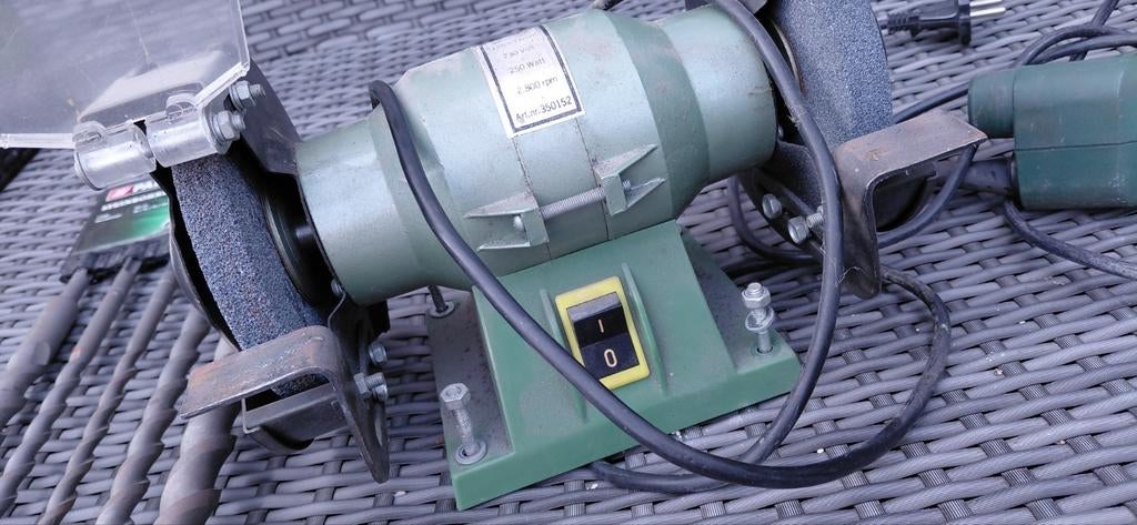 Ferm FBG-125 Werkbankslijpmachine 250W, Ophalen of Verzenden, Gebruikt, Minder dan 700 watt, Werkbankslijpmachine