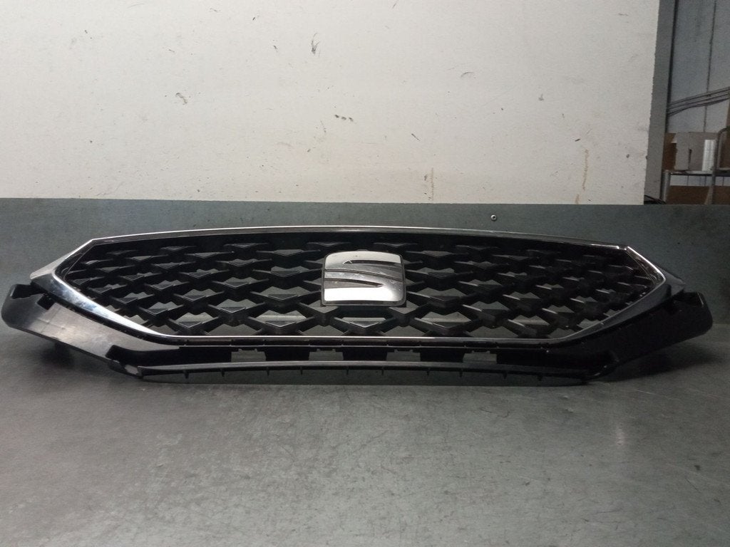 Seat leon FR grille rooster voorbumper 5FA853651, Gebruikt, Autovia A-2, Km 585 585
08760  Martorell, ES, Ophalen of Verzenden