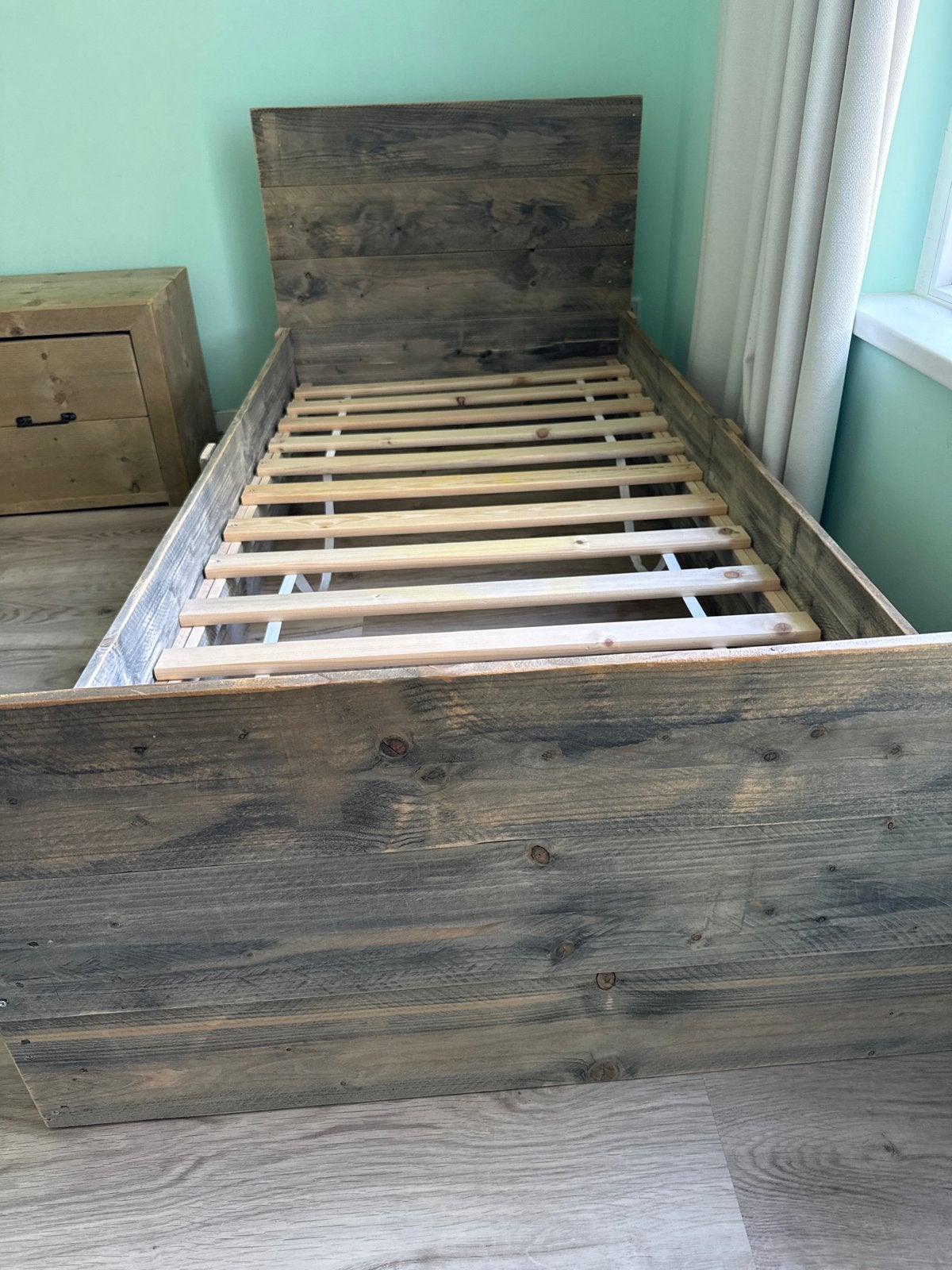 Steigerhouten bed met ladekast - Zo goed als nieuw, Ophalen, 90 cm, Eenpersoons, Bruin