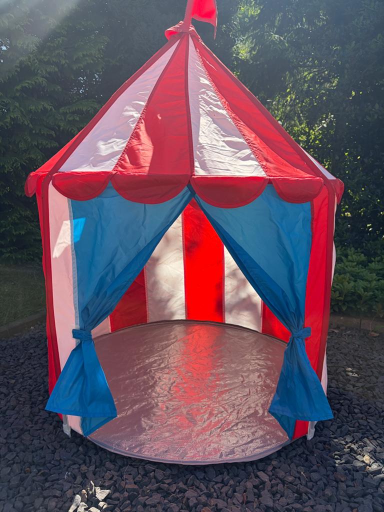 Leuke Kinder Circustent - Speelplezier voor Binnen & Buiten, Ophalen of Verzenden, Zo goed als nieuw