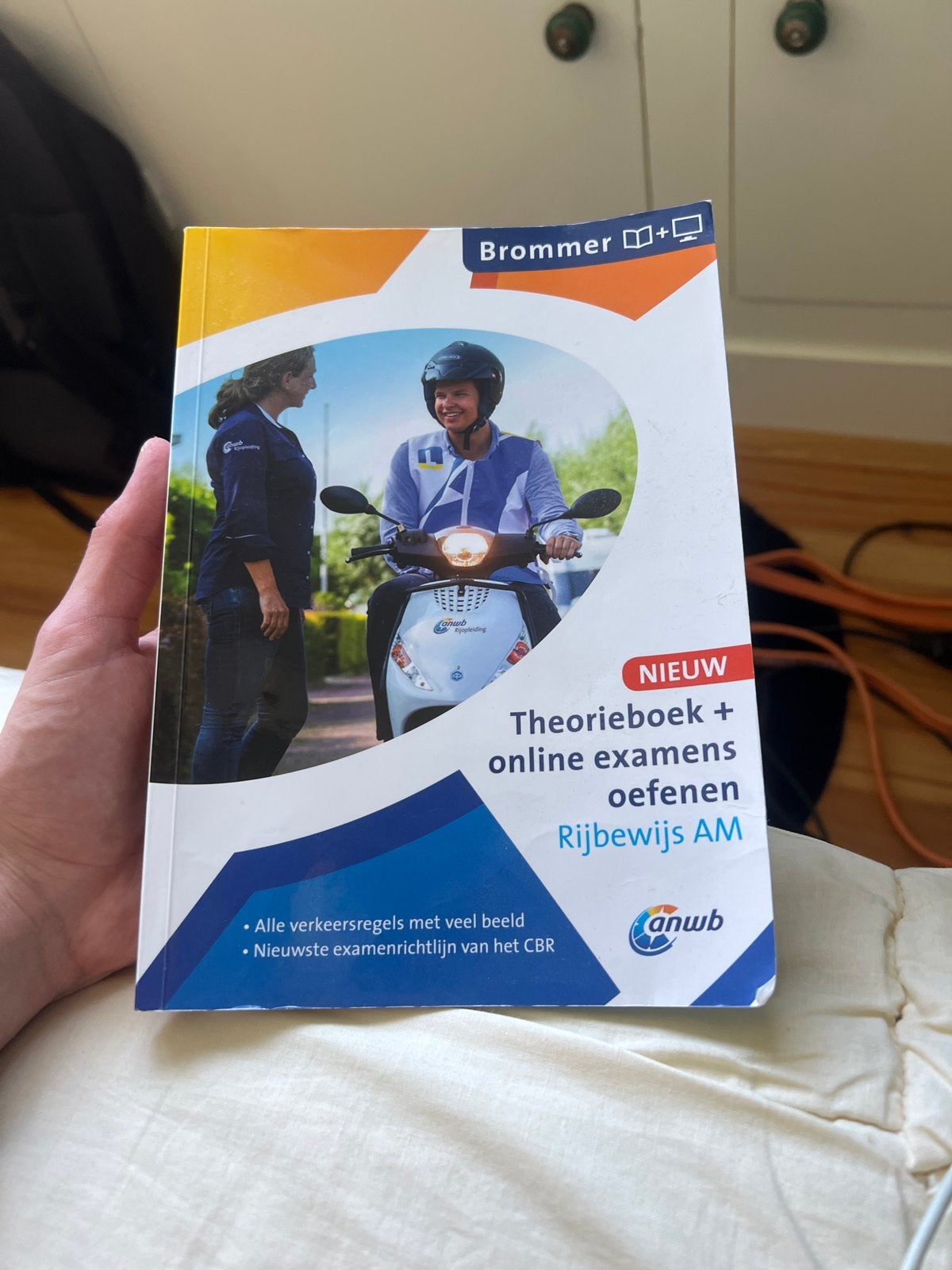 BROMMER Theorieboek + online examens Rijbewijs AM ANWB, Boeken, Ophalen of Verzenden, Zo goed als nieuw, Overige niveaus