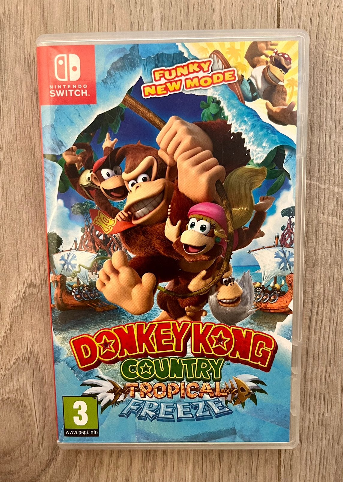 Donkey Kong Country Tropical Freeze Nintendo Switch + hoesje, Spelcomputers en Games, Ophalen of Verzenden, Zo goed als nieuw