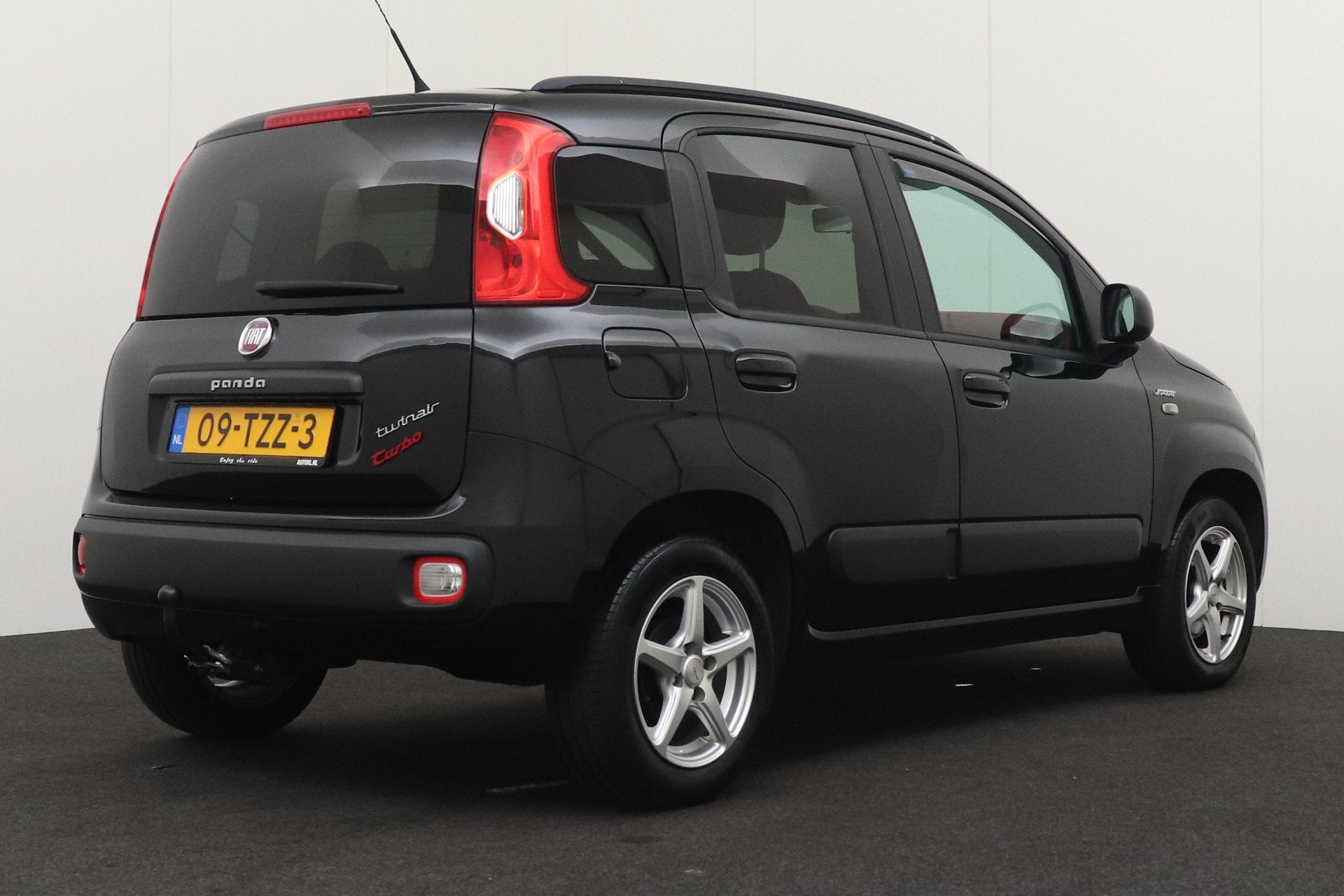 Fiat Panda 0.9 TwinAir Lounge Sport Trekhaak 14'LMV Privacy, Euro 5, Zwart, Panda, Zwart