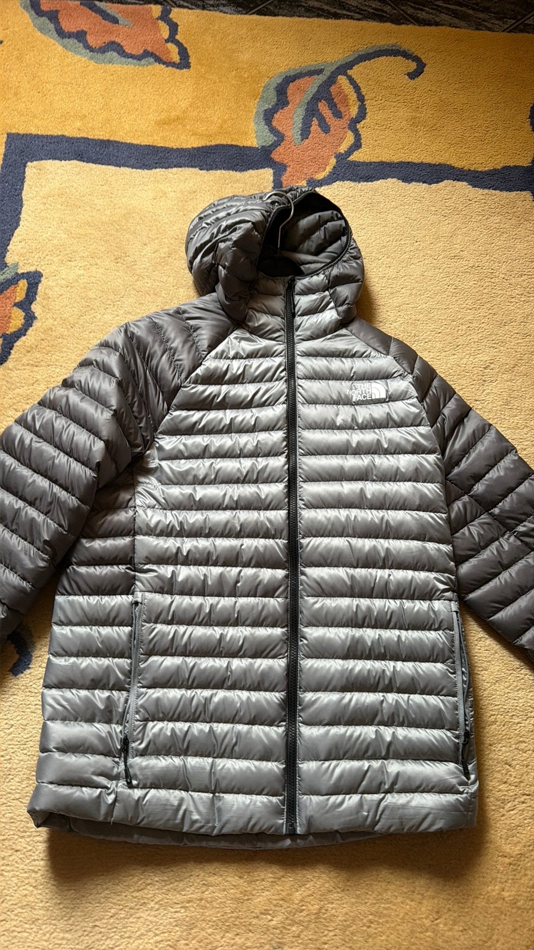 Nieuwe the north face dons jas maat L 220euro zie 2e foto, Kleding | Heren, Jassen | Zomer, Ophalen, Zo goed als nieuw, Zwart