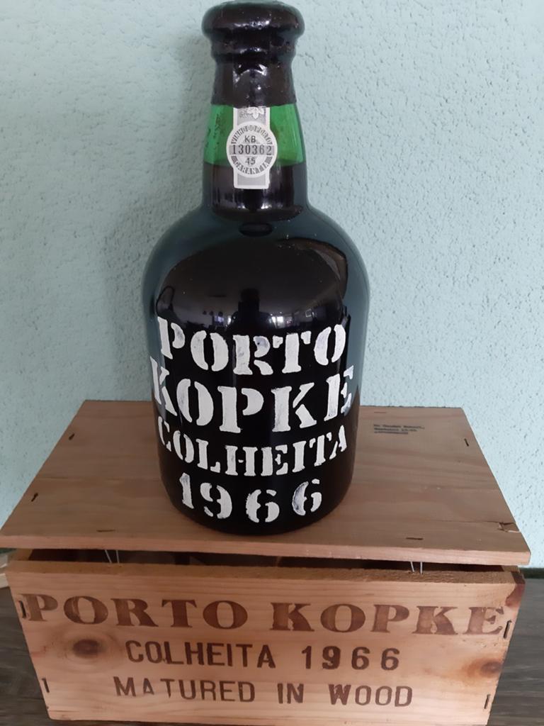 Magnum Kopke Colheita Port 1966 in originele houten kist, Ophalen