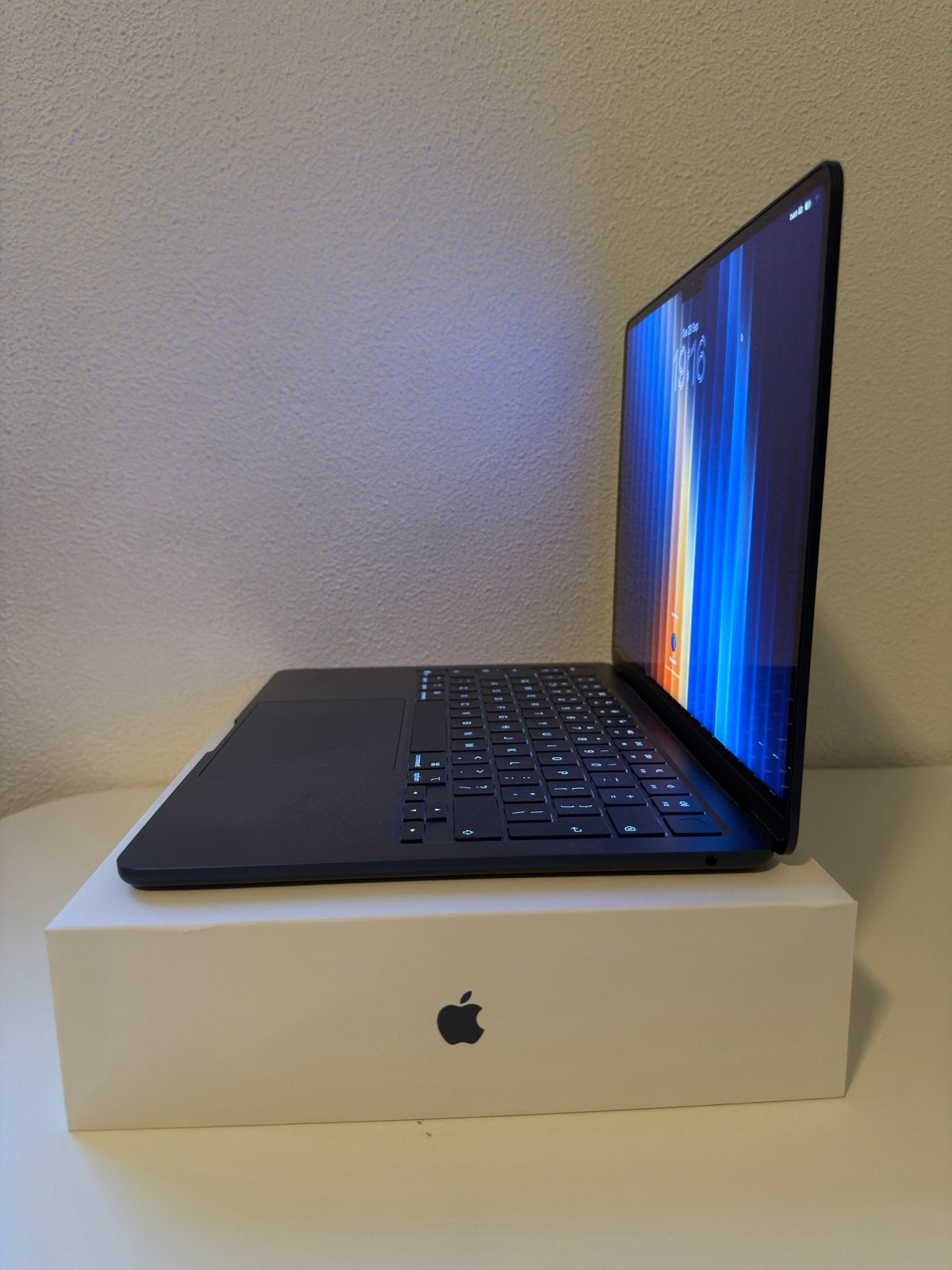 Foto 5 van MacBook Air 13-inch M4, 16 GB, 256 GB, Middernacht
