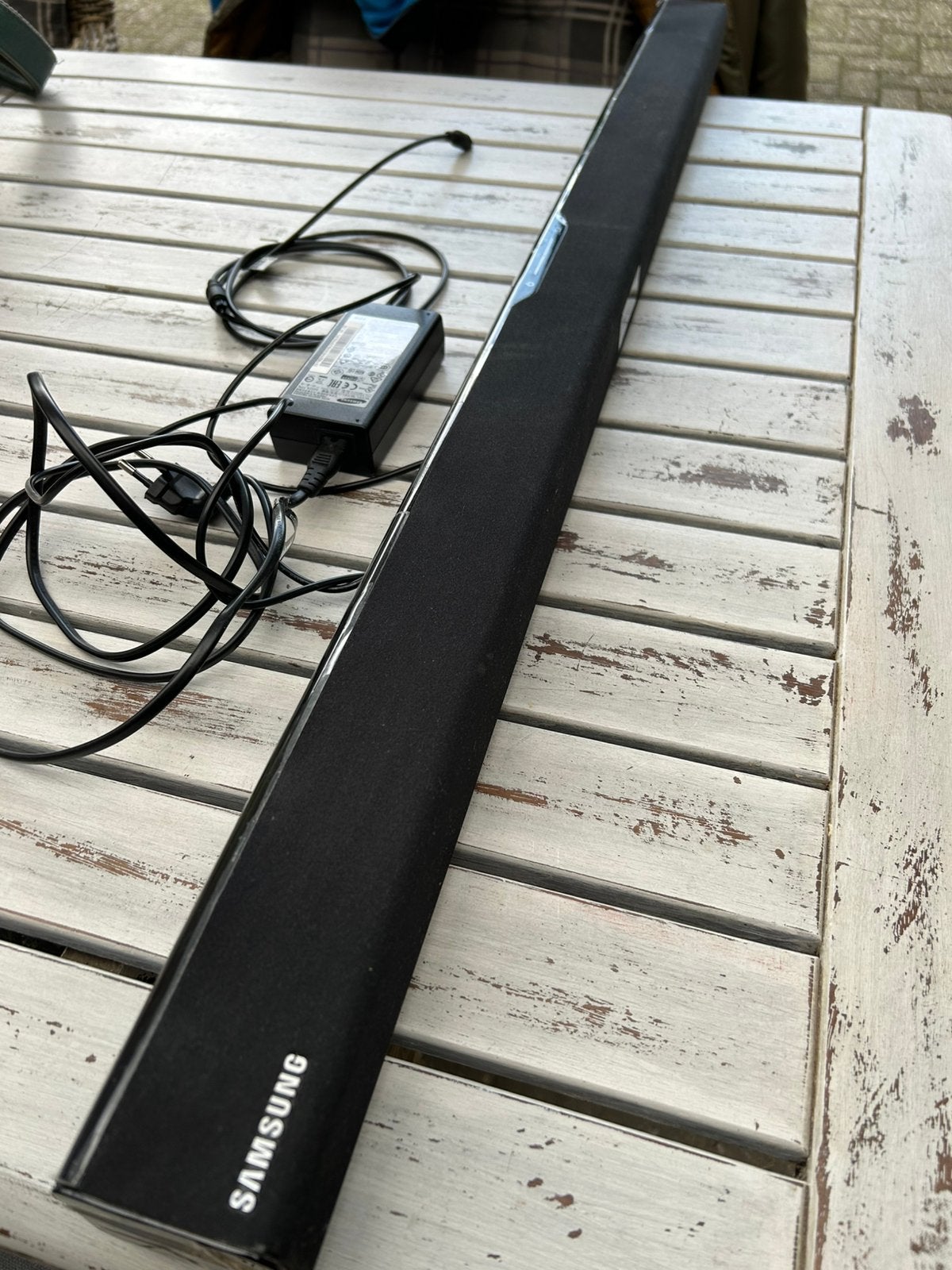 Samsung HW-J355 Soundbar met adapter + gratis glasvezelkabel, Ophalen of Verzenden, Bluetooth, Zo goed als nieuw