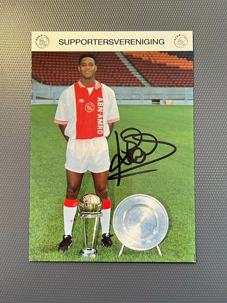 Patrick Kluivert gesigneerde ansichtkaart - Ajax, Verzamelen, Ophalen of Verzenden, 1980 tot heden, Ongelopen, Sport en Spel