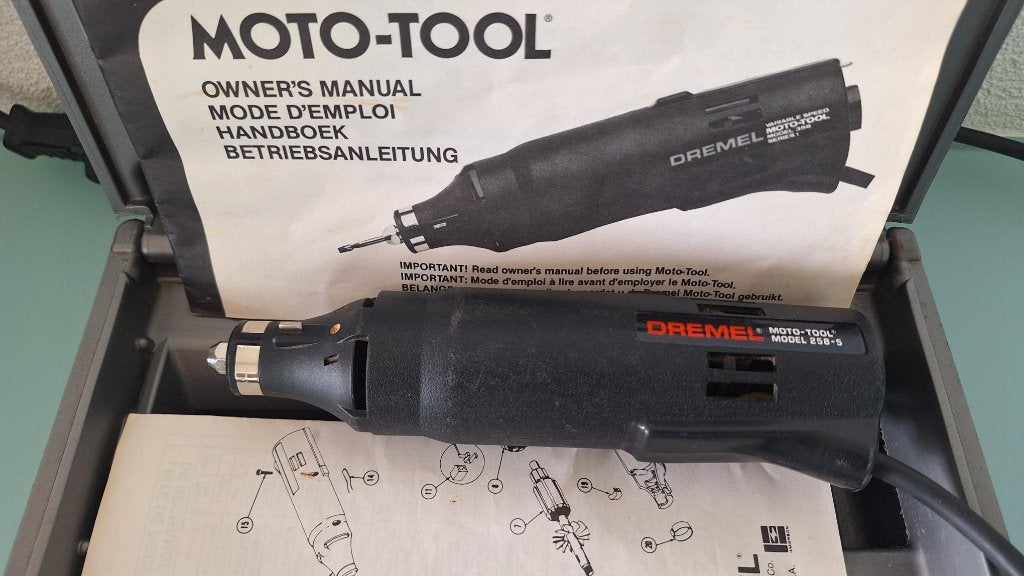 Dremel multitool met hulpstuk en accessoires, Doe-het-zelf en Verbouw, Gereedschap | Handgereedschap, Verzenden, Gebruikt, Multitool