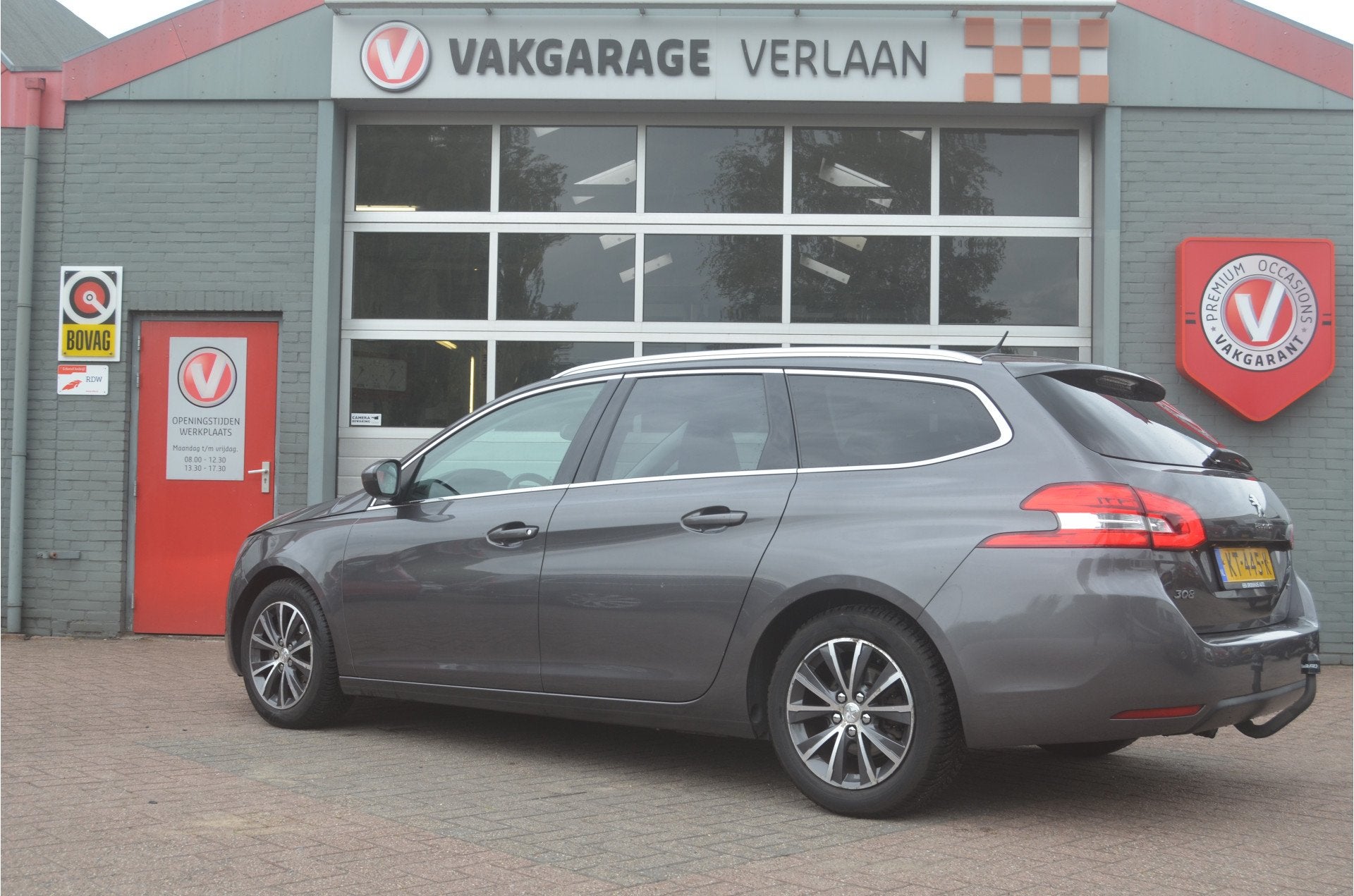 Peugeot 308 SW Premium (ruilmotor 2023) 12 mnd. gar. trekhaa, Auto's, Gebruikt, Euro 6, 1199 cc, Origineel Nederlands