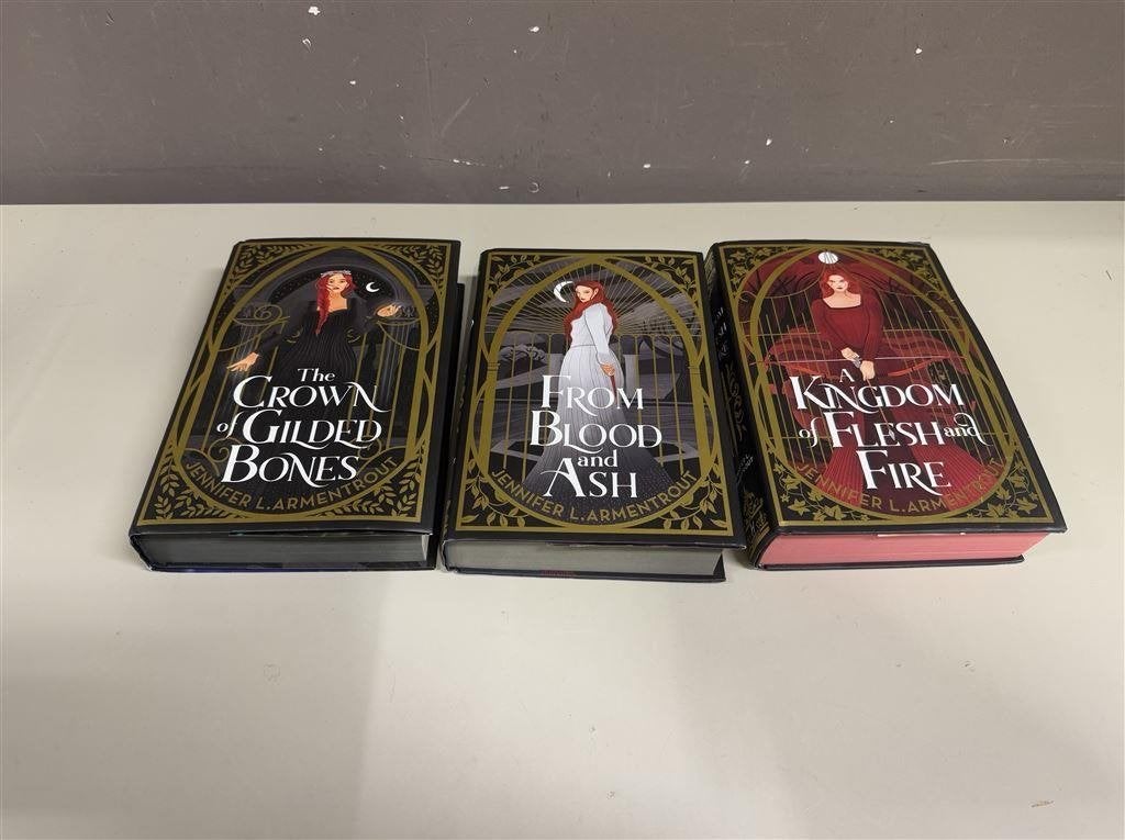 Boeken - From Blood And Ash Fairyloot Deluxe Set. - jennifer, Ophalen of Verzenden, Zo goed als nieuw
