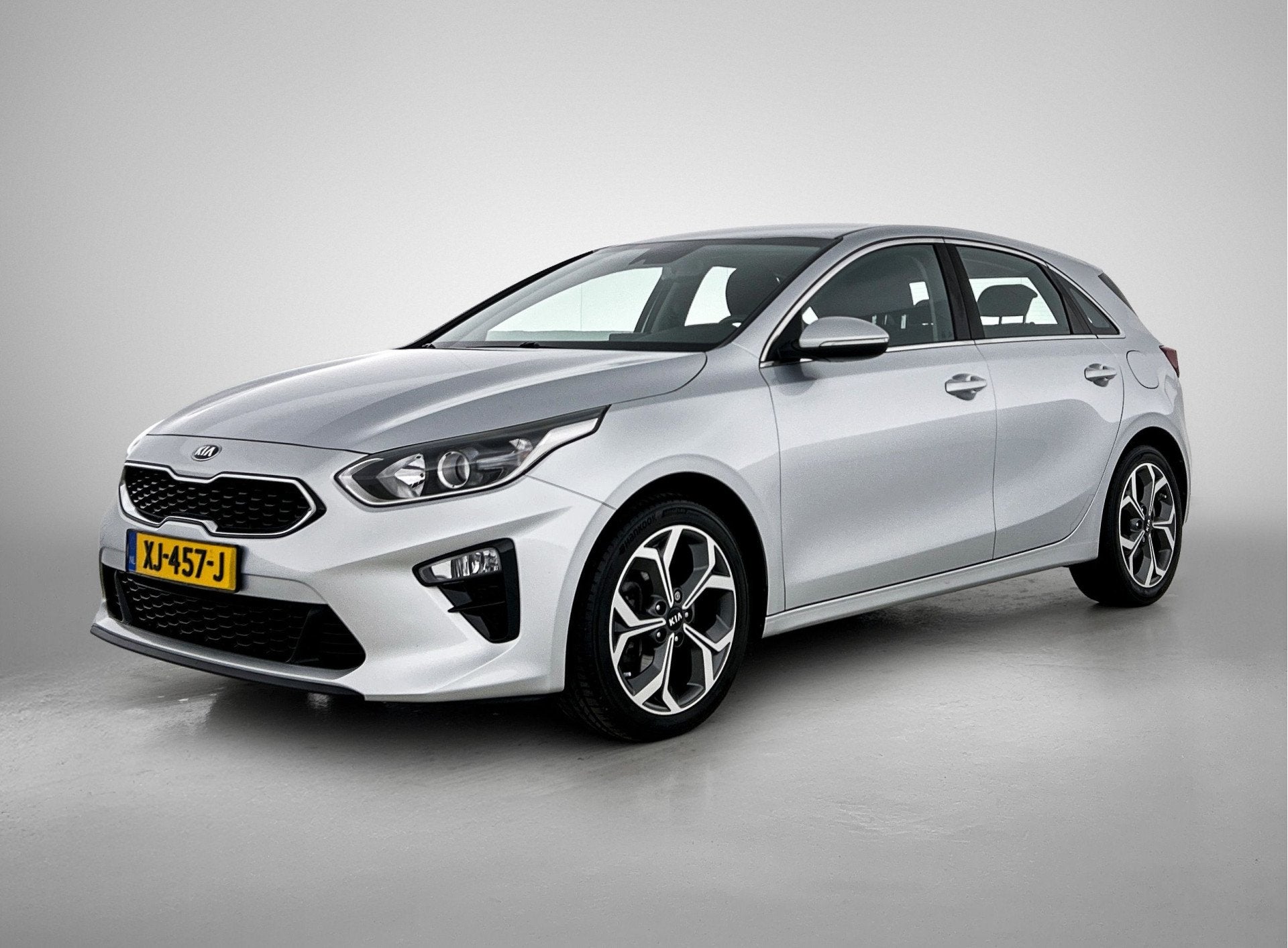 Kia Ceed 1.4 T-GDi DynamicLine | Navigatie | 17' LM Velgen |, Auto's, Kia, 12 maanden, Stof, 4 cilinders, Bedrijf