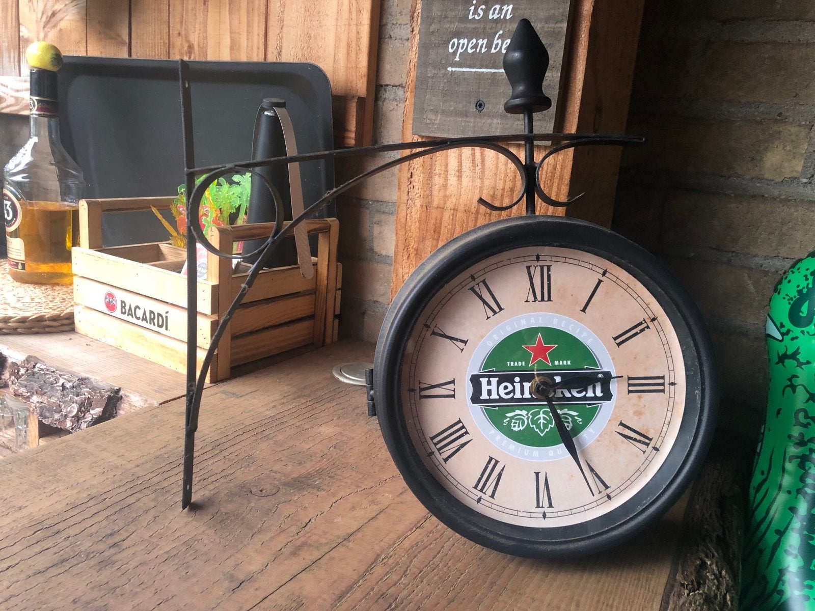 Heineken dubbelzijdige stationsklok, Ophalen
