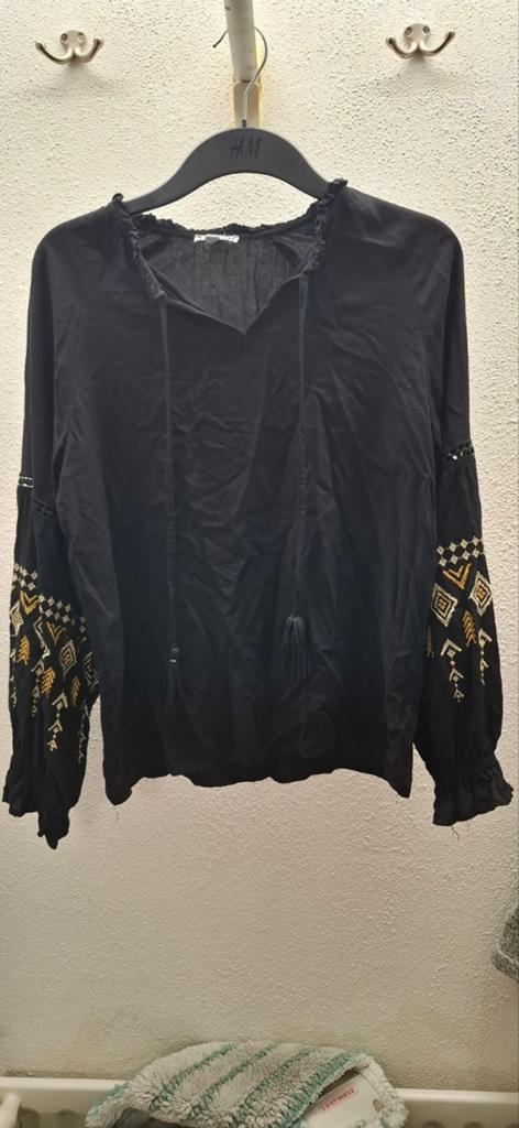 Zwarte blouse met geborduurde mouwen - Lizzi Lou, Maat 38/40 (M), Zwart, Lizzi Lou, Ophalen of Verzenden