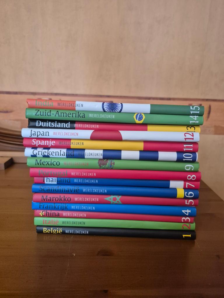 15 Wereldkeuken Kookboeken: Een Culinaire Reis, Boeken, Ophalen of Verzenden