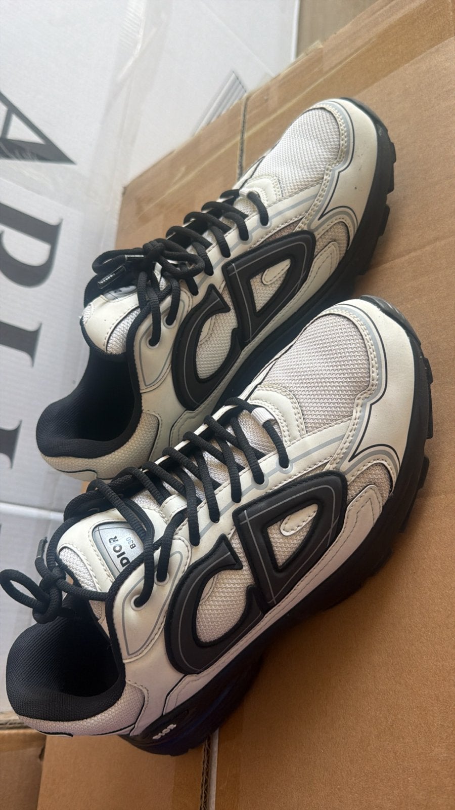 Dior B22 Sneakers - Wit met Zwart, Ophalen of Verzenden, Gedragen, Wit, Sneakers of Gympen