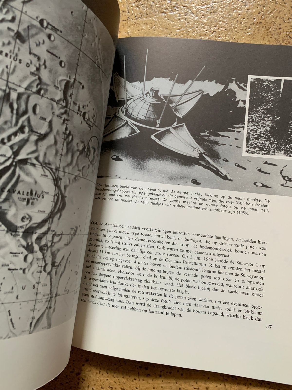 Geland op de maan - TJ. E. de Vries (1969), Ophalen of Verzenden, Gelezen, Nederland