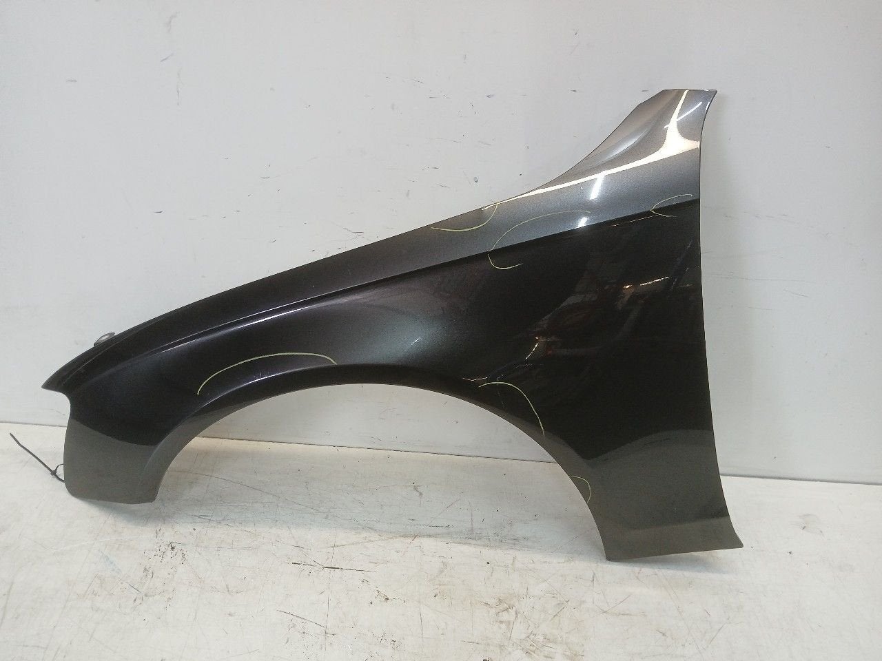 Spatbord links voor Audi A4, Auto-onderdelen, Onderdelen@venauto.nl, Van der Ven Autorecycling B.V., Gebruikt, Ettenseweg 76, 4706 PB Roosendaal, The Netherlands
