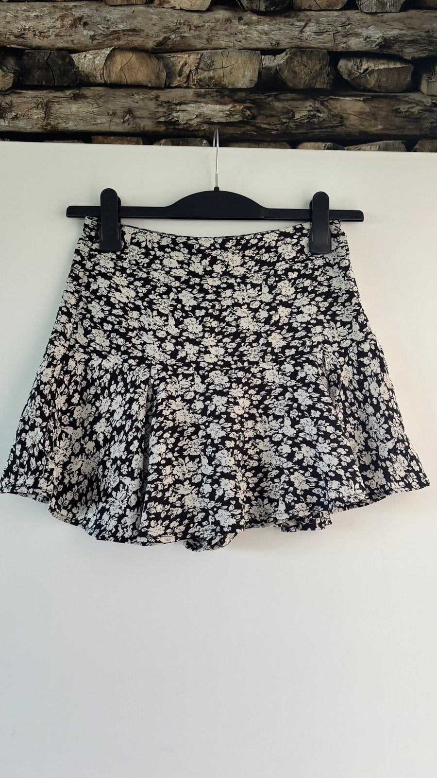 Nieuw zwart wit bloemen broek rok maat xs, Kleding | Dames, Rokken, Zwart, Nieuw, Ophalen of Verzenden, Maat 34 (XS) of kleiner