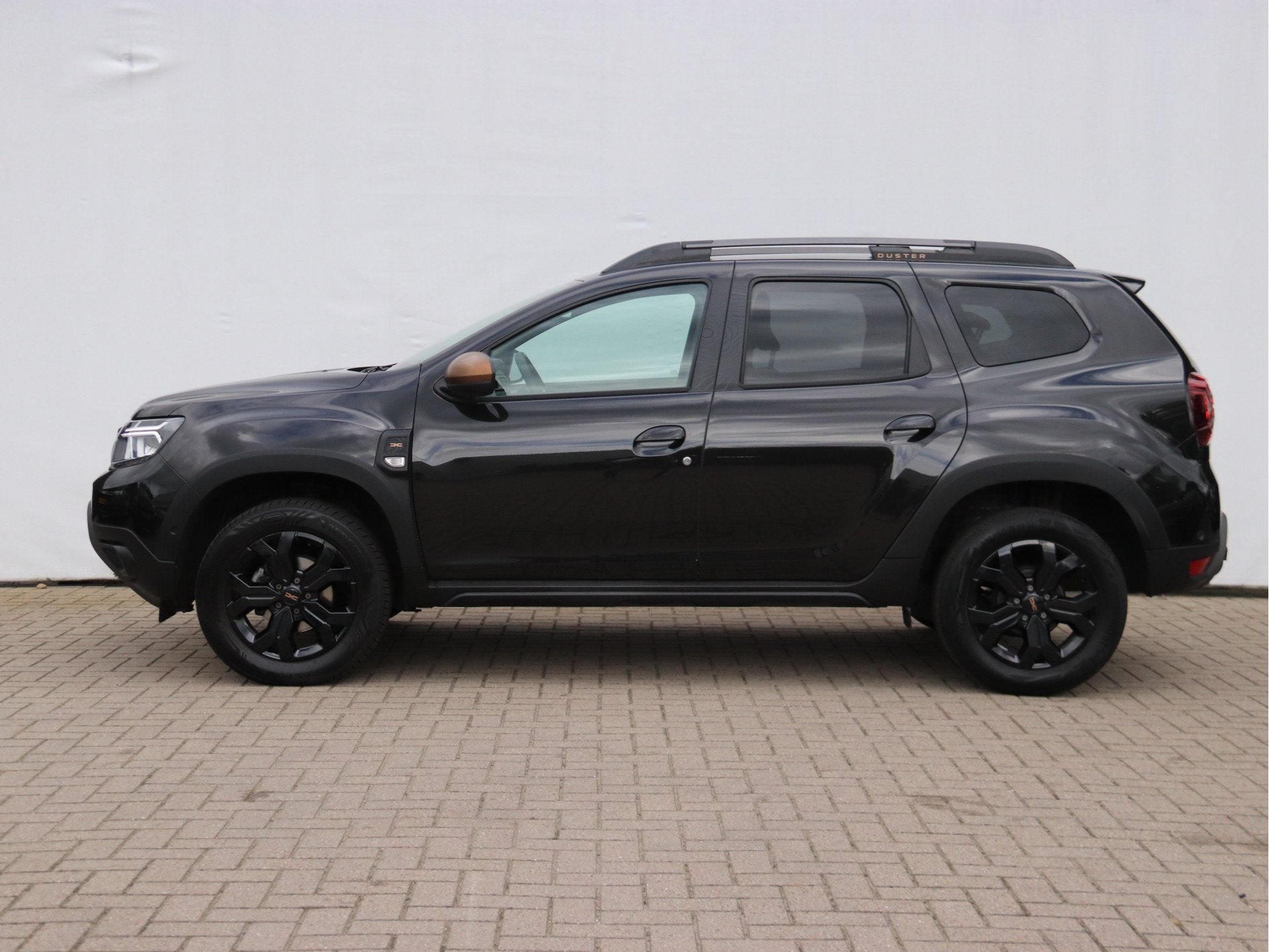 Dacia Duster 1.3 TCe 130 Extreme 360 CAMERA / TREKHAAK / CRU, Auto's, Voorwielaandrijving, Dealer onderhouden, Stof, Gebruikt