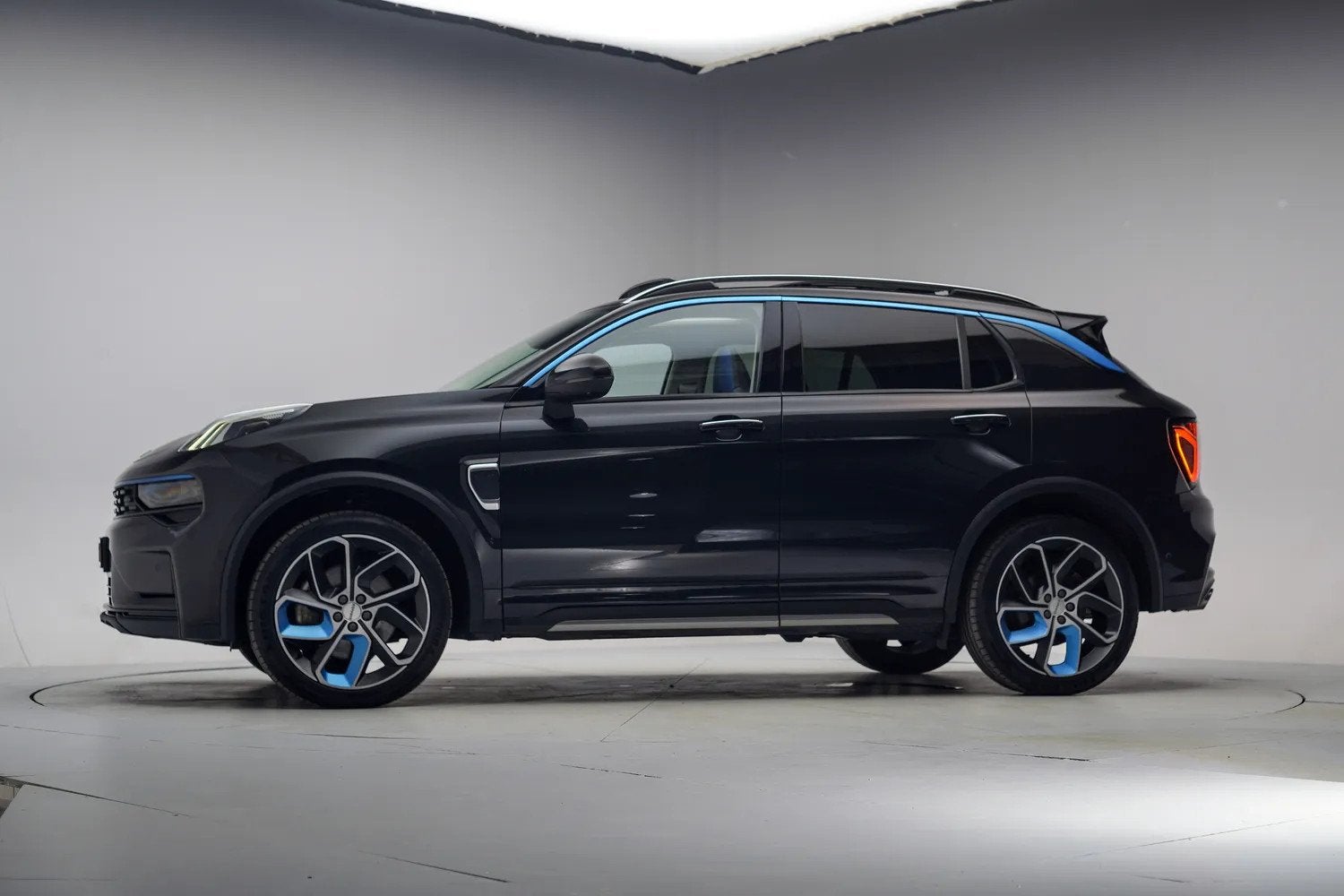 Lynk & Co 01 1.5 PHEV [ Panorama Navi 360-Camera Keyless ], Zwart, Plug-in hybride, Bedrijf, 1854 kg
