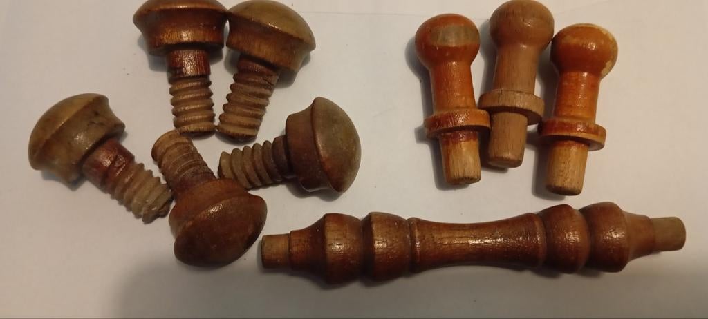 9 vintage hout gedraaide kast/ deurknoppen met schroefdraad, Ophalen of Verzenden