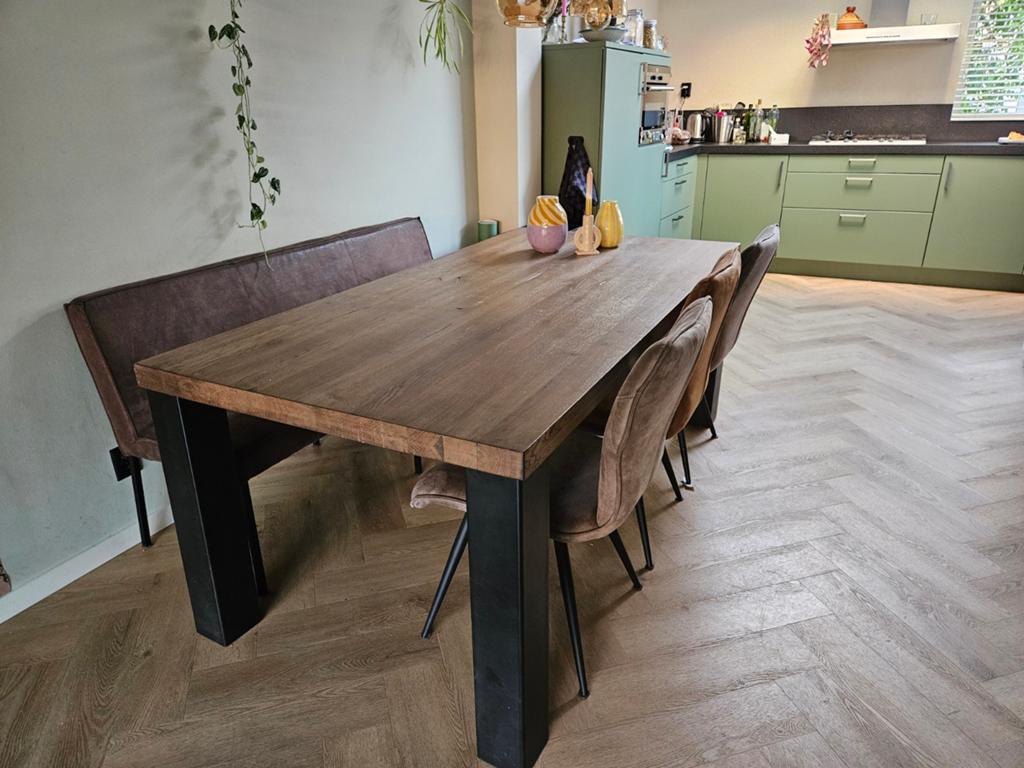 Eettafel met zitbank en stoelen - Industrieel design, Huis en Inrichting, Tafels | Eettafels, Ophalen of Verzenden, Rechthoekig