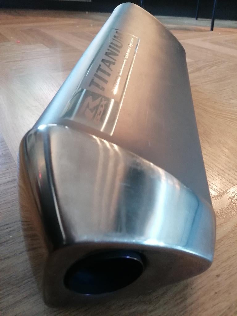Originele uitlaat van een Suzuki GSX-R1000 K5 (2005)., Ophalen, Gebruikt