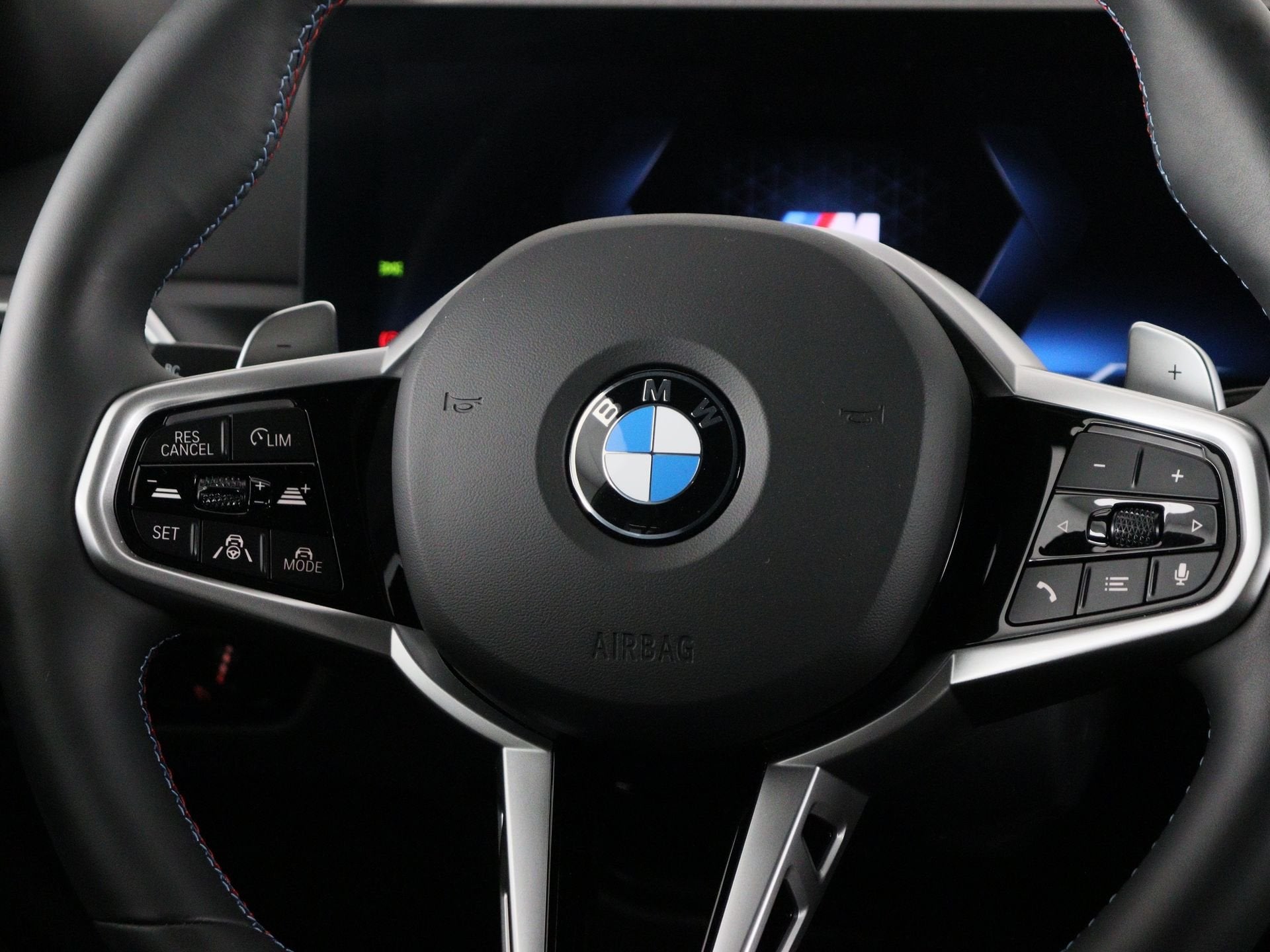BMW 3 Serie M340i xDrive (bj 2025, automaat), Auto's, Stof, Zwart, 1700 kg, Met garantie (alle)