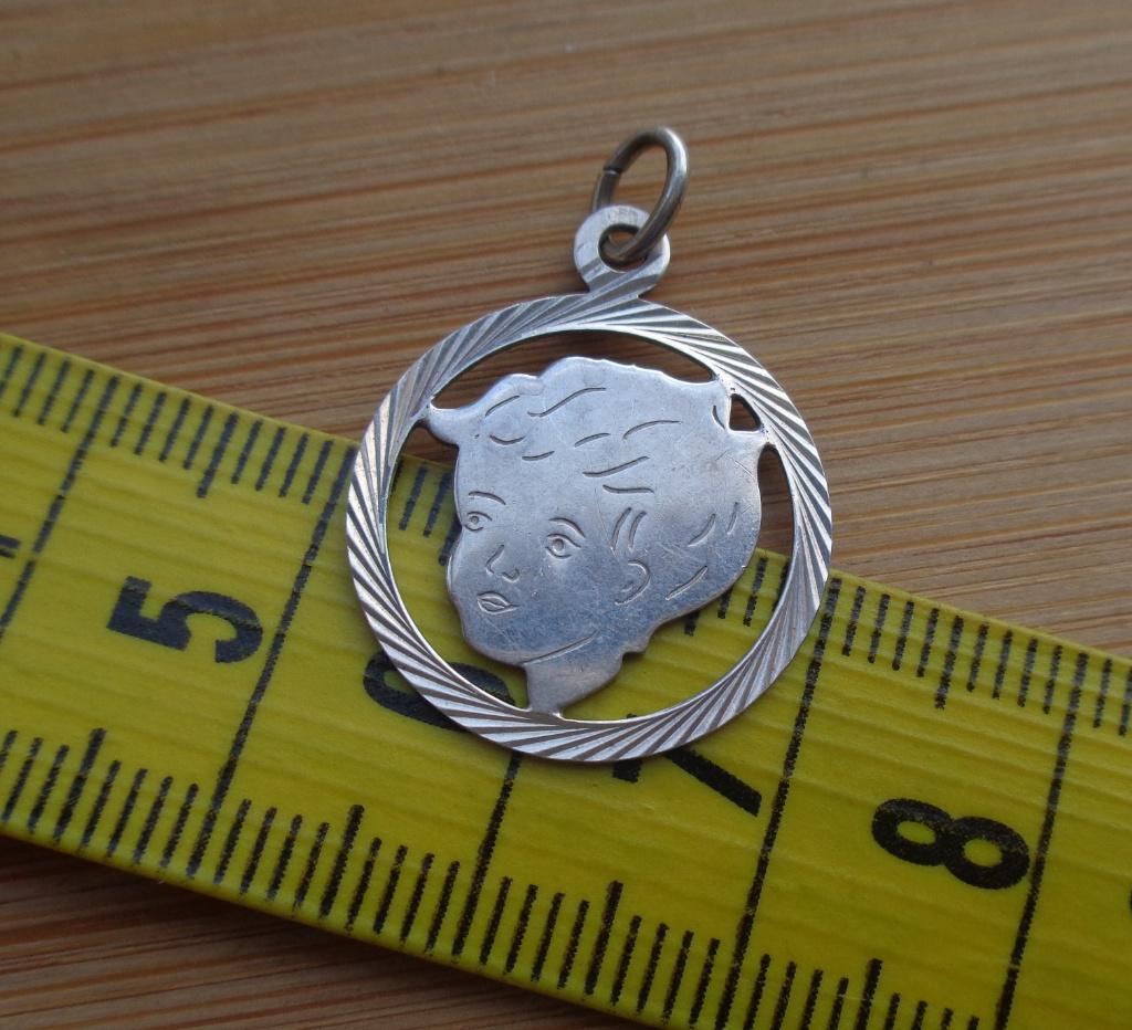 zilveren bedel/hanger kinderkopje [634], Sieraden, Tassen en Uiterlijk, Overige merken, Verzenden, Zo goed als nieuw, 1 bedel