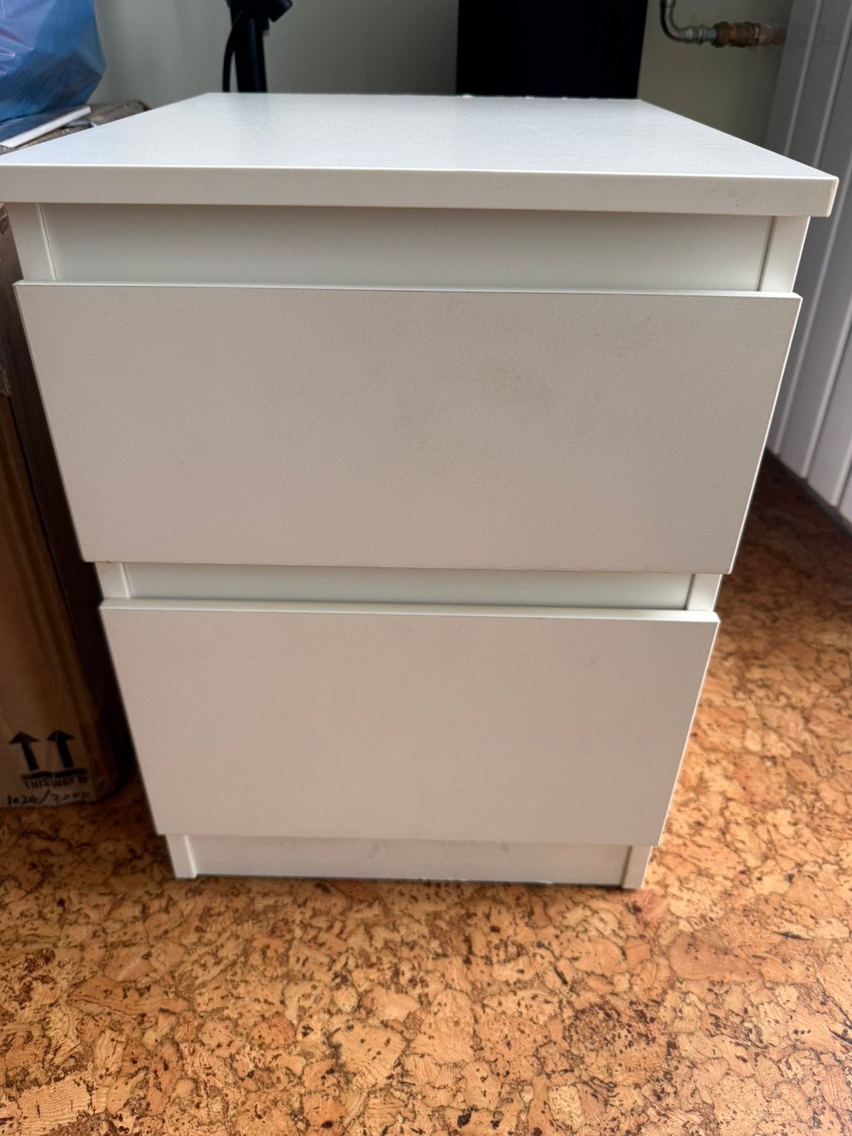 2 witte nachtkastjes, Huis en Inrichting, Ophalen, Gebruikt, Minder dan 45 cm