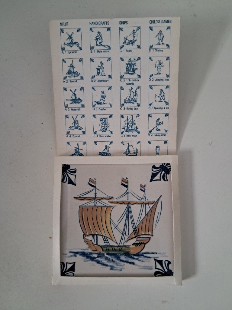 Tegeltje met schip, in Delftsblauwe stijl, Ophalen, Zo goed als nieuw
