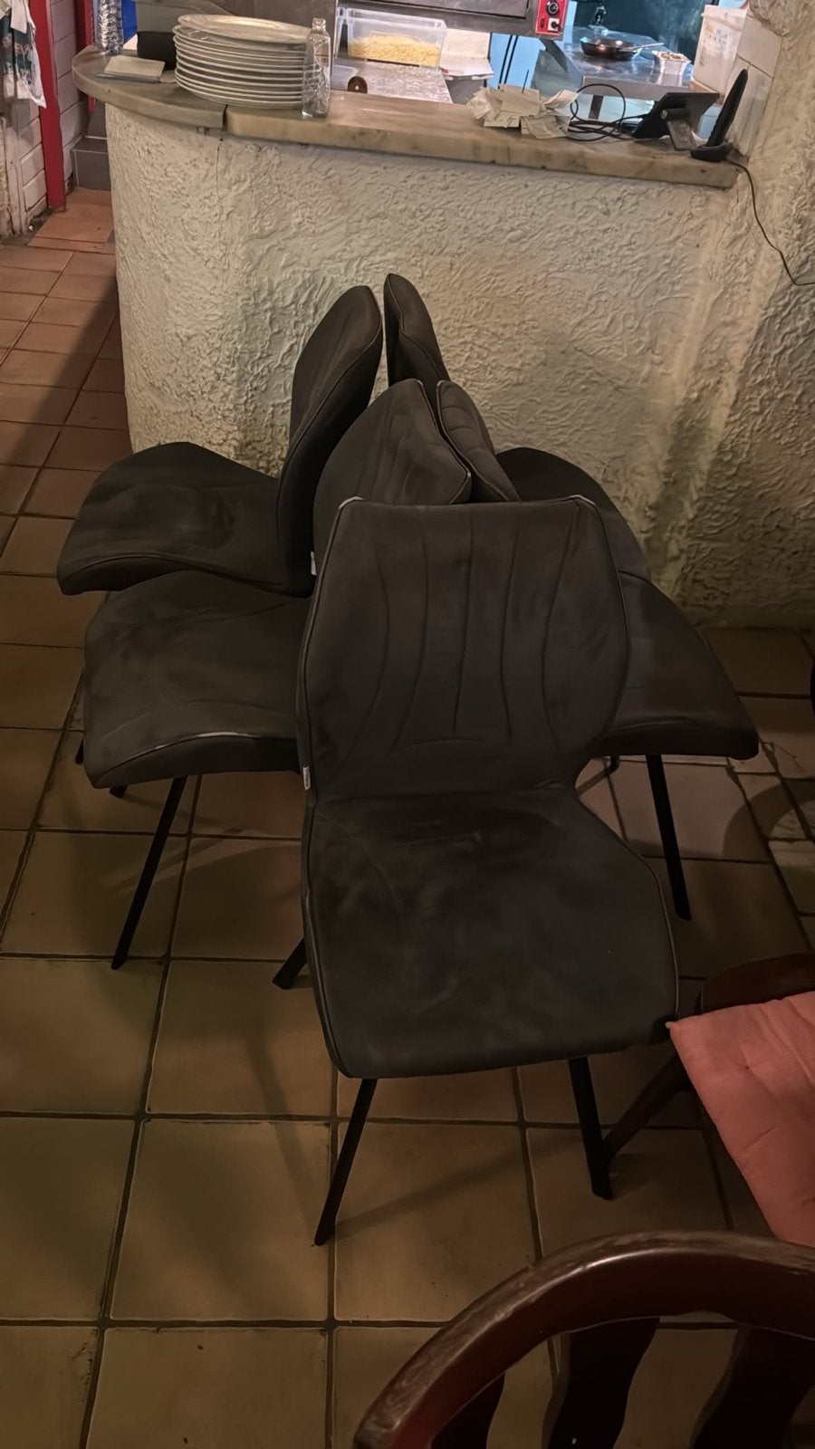 Set van 4 donkergrijze eetkamerstoelen, Gebruikt, Ophalen of Verzenden, Vier, Metaal