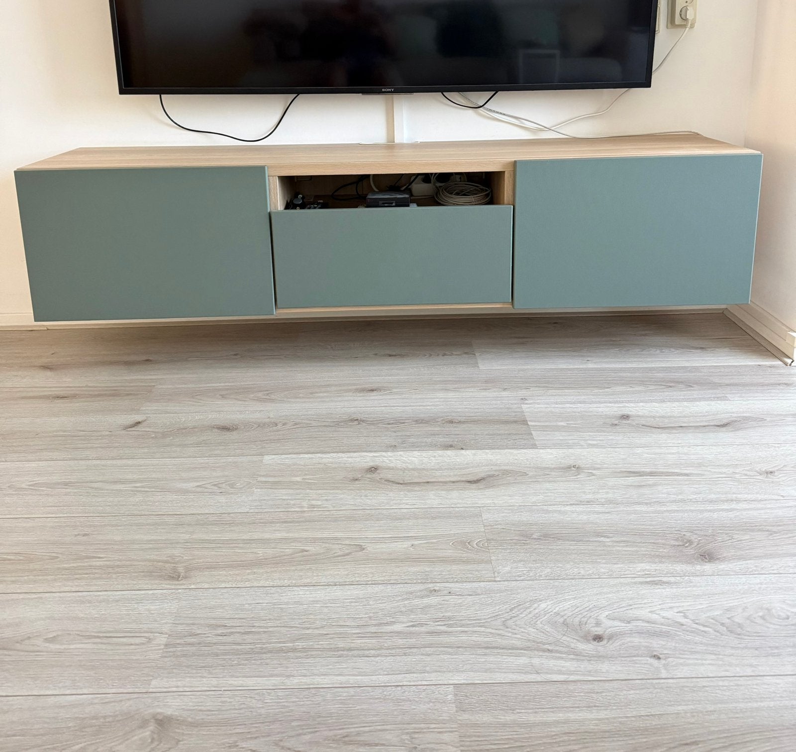 Besta TV meubel, Ophalen, 150 tot 200 cm, Zo goed als nieuw, Minder dan 100 cm