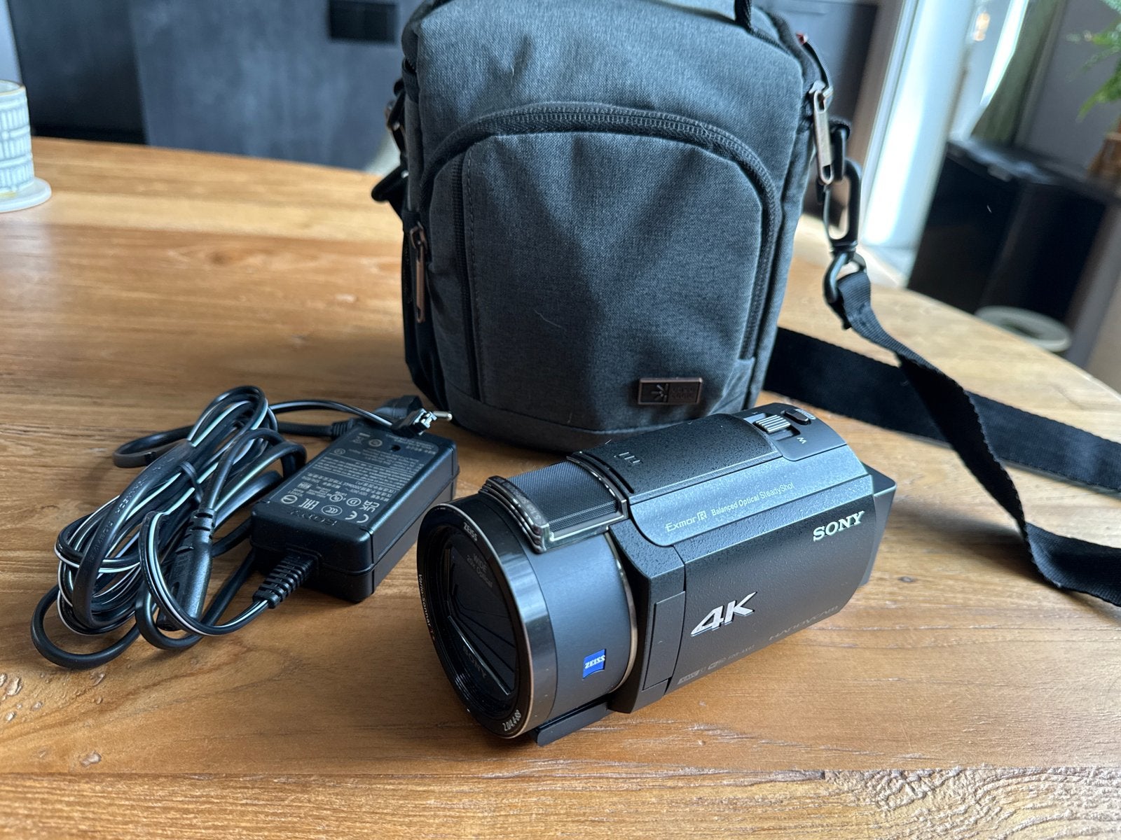 Sony FDR-AX43A 4K Handycam Camcorder met Zeiss lens, Full HD, Ophalen of Verzenden, Zo goed als nieuw, 8 tot 20x