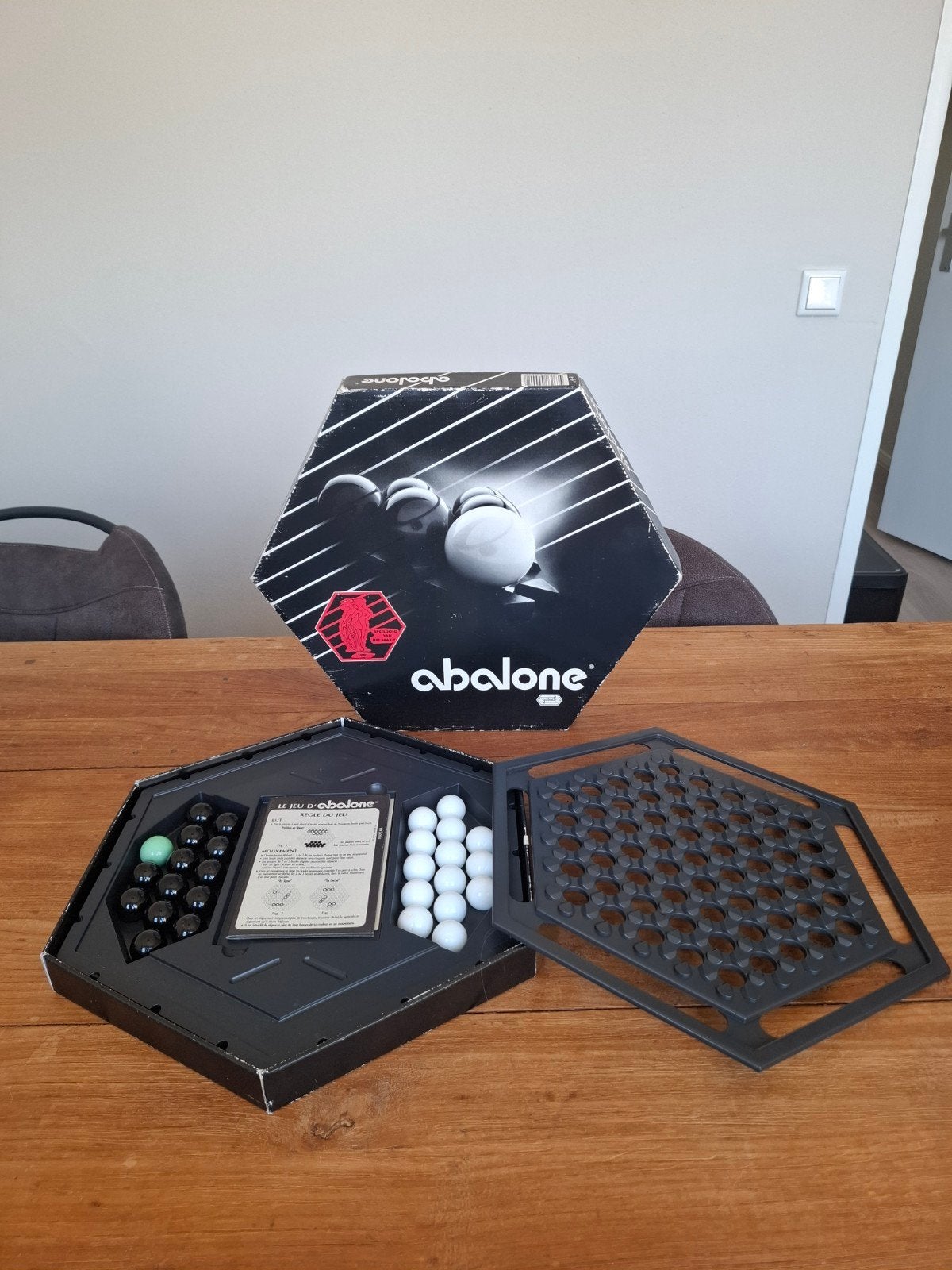 Abalone bordspel - Compleet met 1 vervangen knikker, Een of twee spelers, Ophalen of Verzenden, Gebruikt