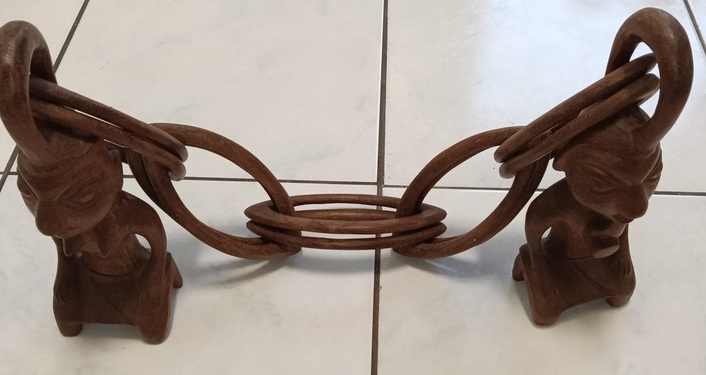 houtsnijwerk - huwelijksband -, Overige onderwerpen, Houtsnijwerk, Hout, Bruin
