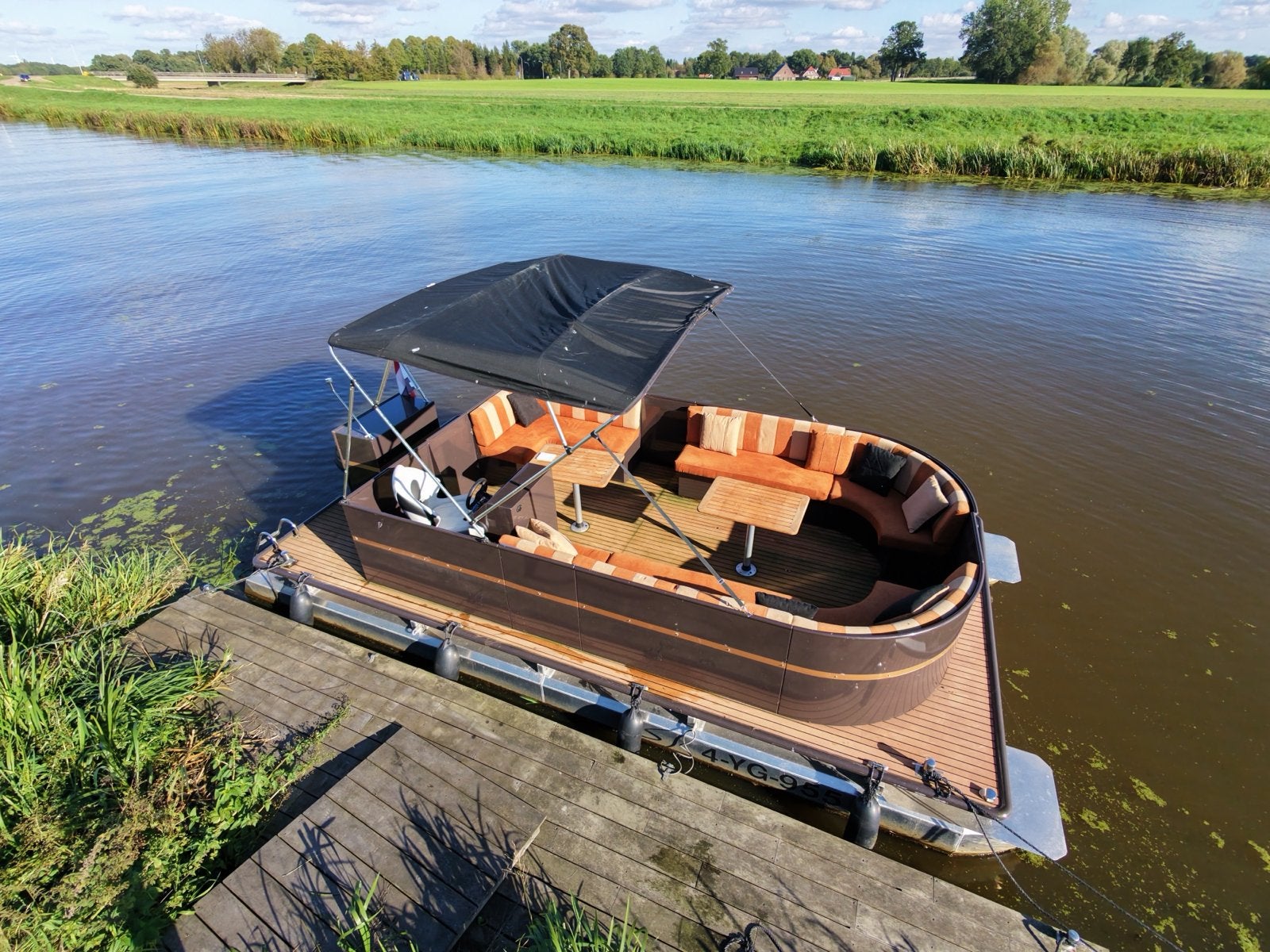 Ruime Pontonboot - 6.5m lang, 3.0m breed - Klaar voor vaart, Overige merken, Buitenboordmotor, Ophalen of Verzenden, 50 pk