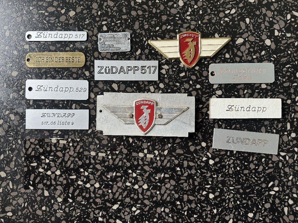 Zundapp 517 529 517_05 emblemen plaatjes., Ophalen of Verzenden, Gebruikt, Overige typen