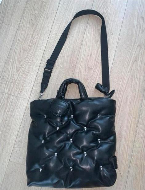 Karl Lagerfeld Zwarte Gewatteerde Tas met Studs, Sieraden, Tassen en Uiterlijk, Tassen | Schoudertassen, Ophalen of Verzenden