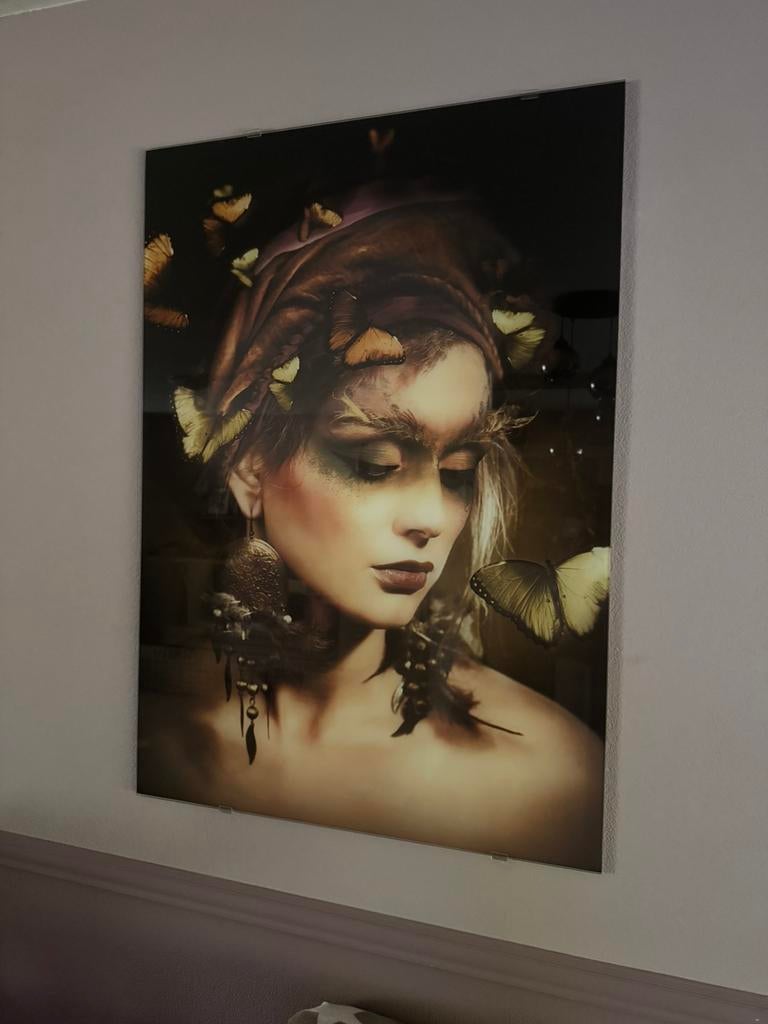 Twee foto’s op glas, Ophalen