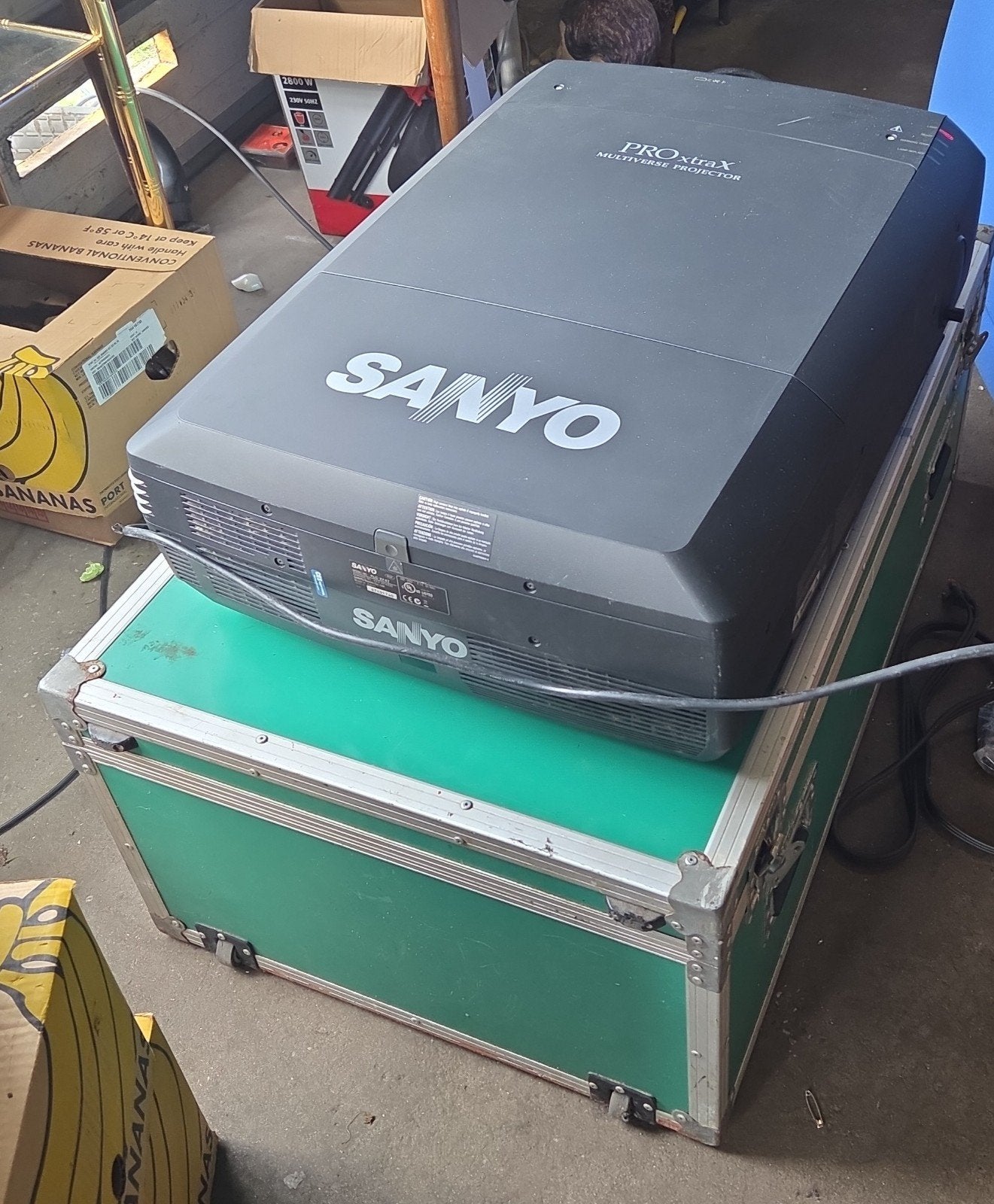 professionele Sanyo PLC-XF47 3LCD-projector 15000 ANSI lumen, Ophalen, Gebruikt, X, Overige resoluties