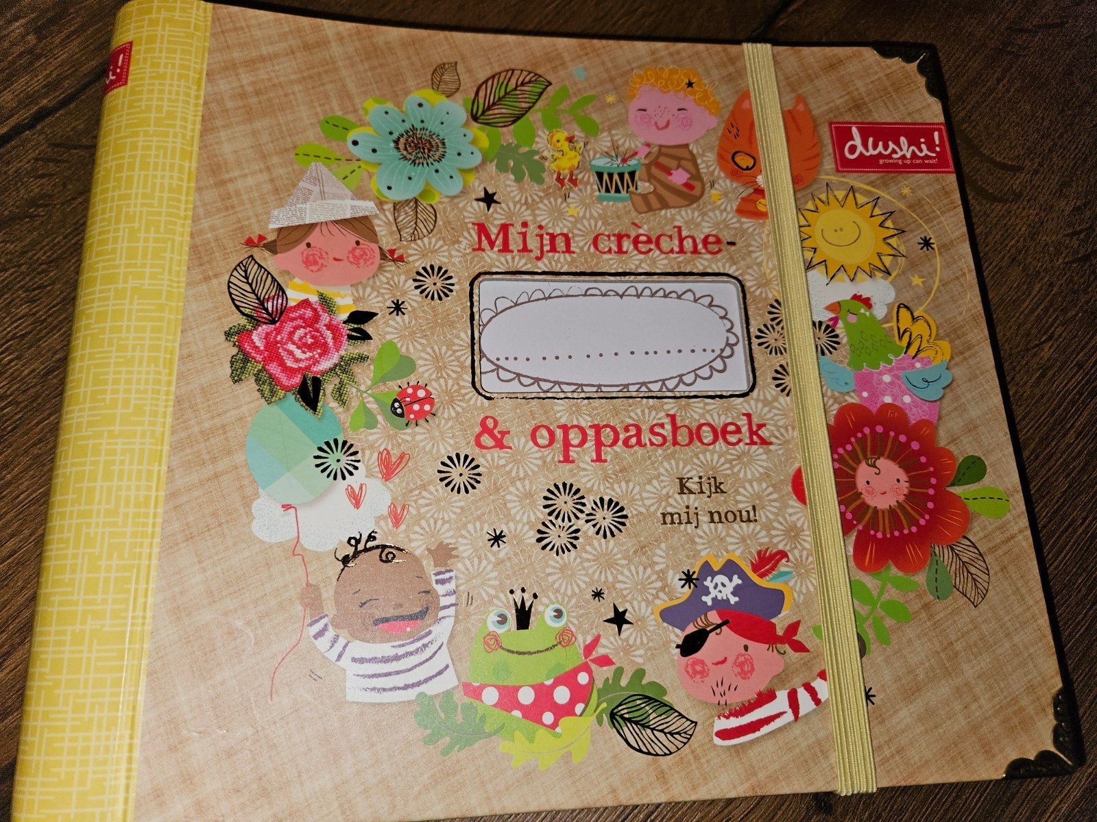 Dushi Mijn crèche- & oppasboek, Ophalen of Verzenden, Zo goed als nieuw, 0 tot 6 maanden