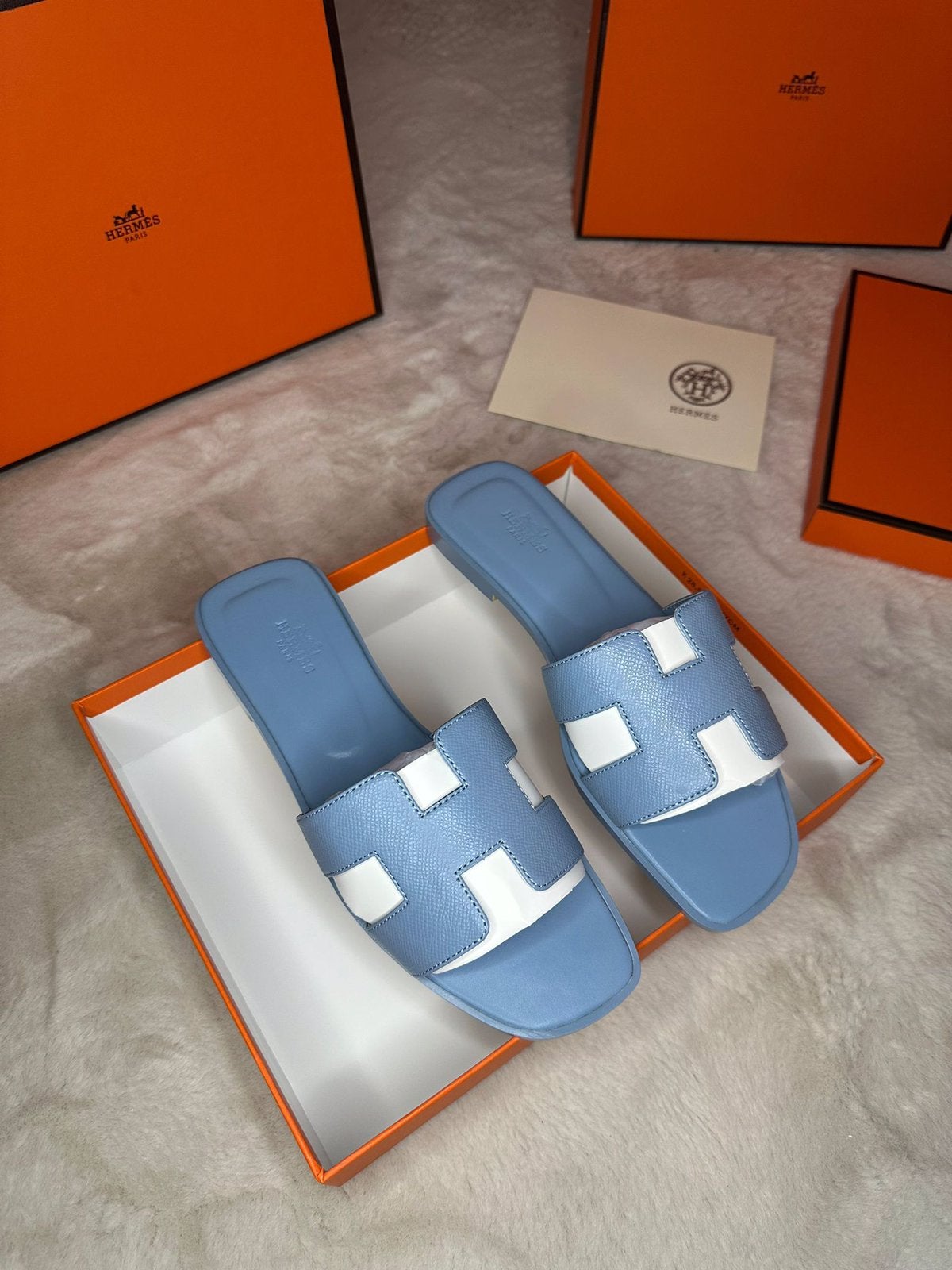 Hermes oran light  blue 36 tm 42 nieuw voorraad !!, Kleding | Dames, Ophalen of Verzenden, Nieuw, Blauw