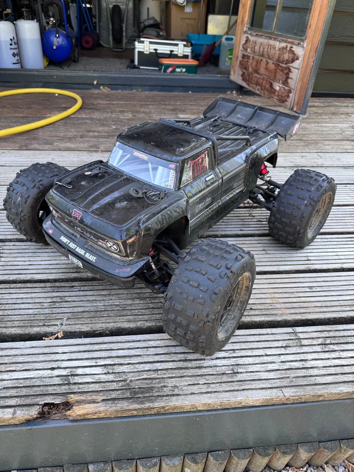 Arrma oudcast 8S RC Auto met Accu's en Lader, Gebruikt, Auto offroad, RTR (Ready to Run), Schaal 1:8
