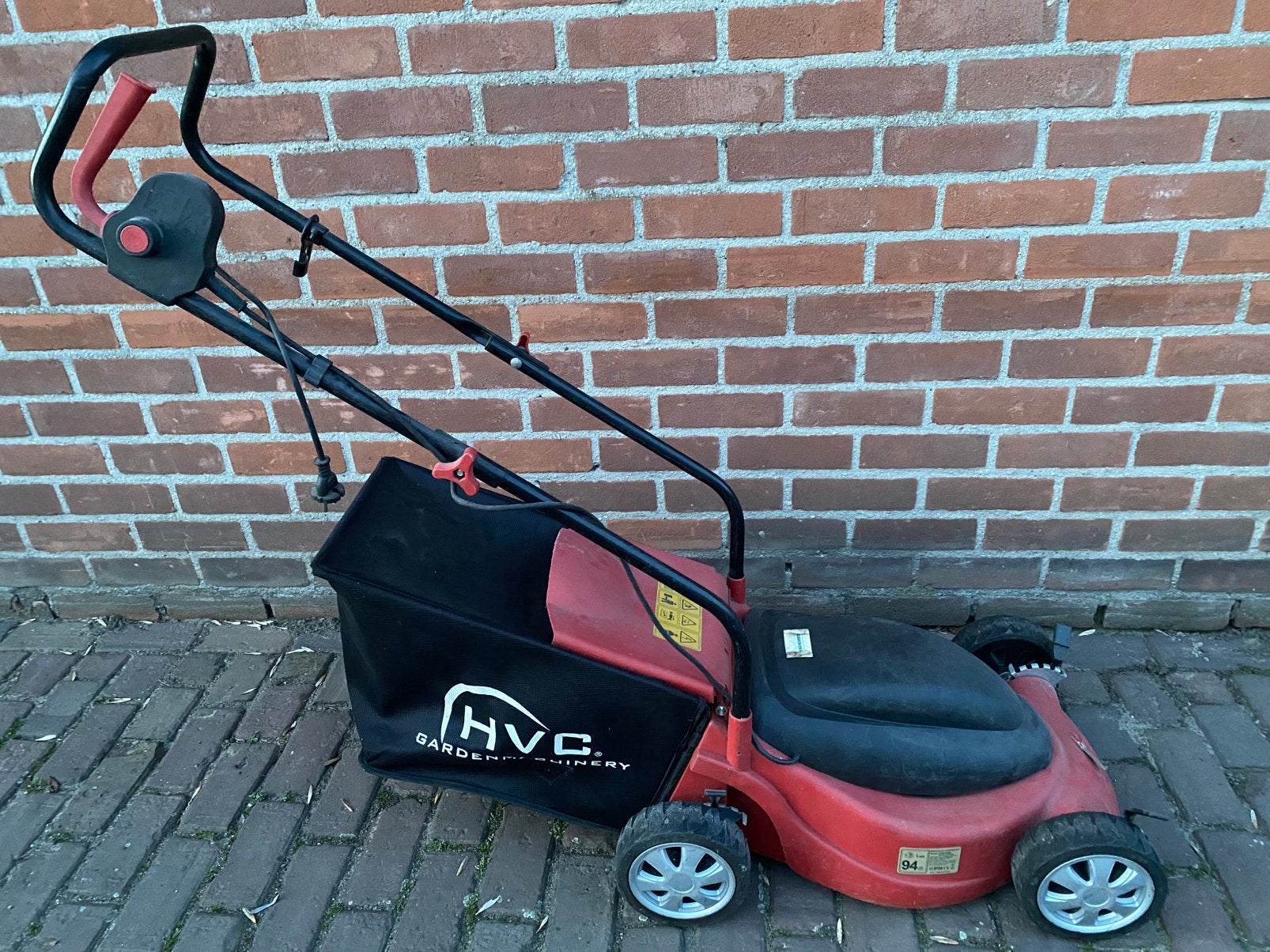 HVC elektrische grasmaaier cirkelmaaier gebruikt, Cirkelmaaier, Gebruikt, Elektrische grasmaaier, Ophalen of Verzenden