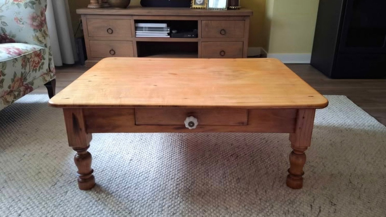 Massief grenen houten salontafel met lade, Gebruikt, 100 tot 150 cm, Minder dan 50 cm, Rechthoekig