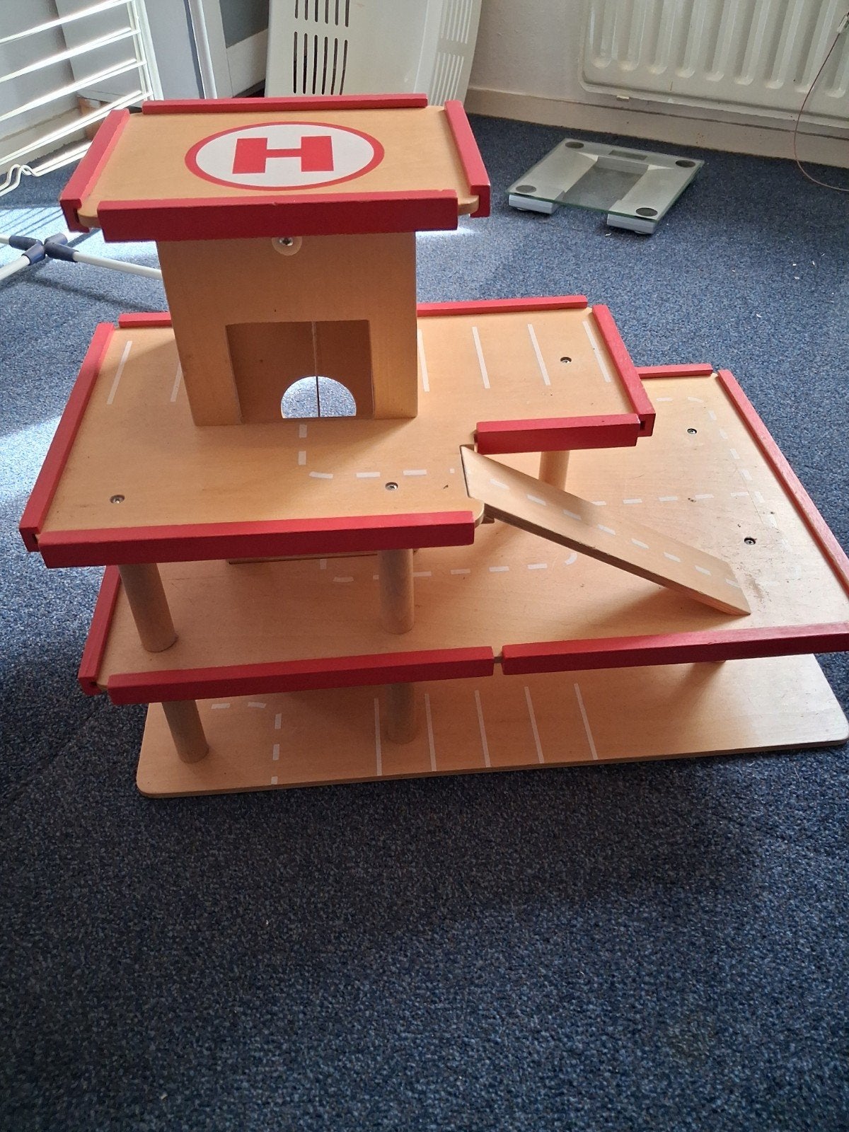 Houten speelgarage met werkende lift, Kinderen en Baby's, Ophalen, Gebruikt, Overige typen