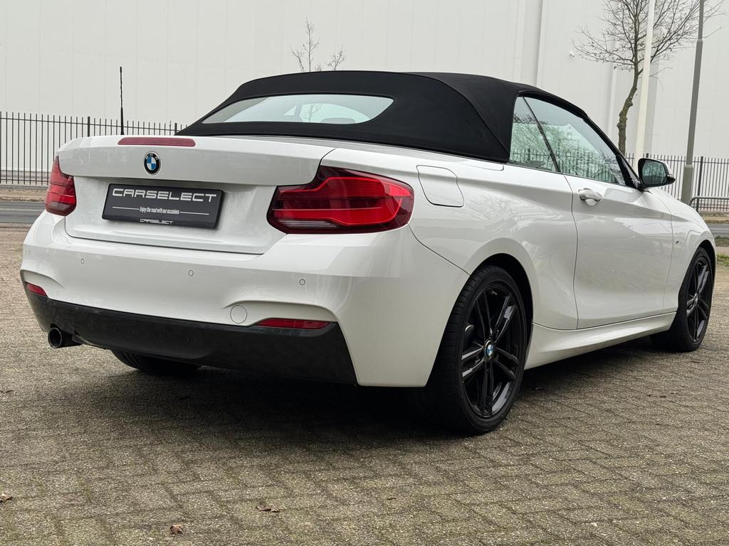 BMW 2 Serie Cabrio 218i High Executive M Sport Pakket, Leder, Auto's, Automaat, Gebruikt, Zwart, 1520 kg