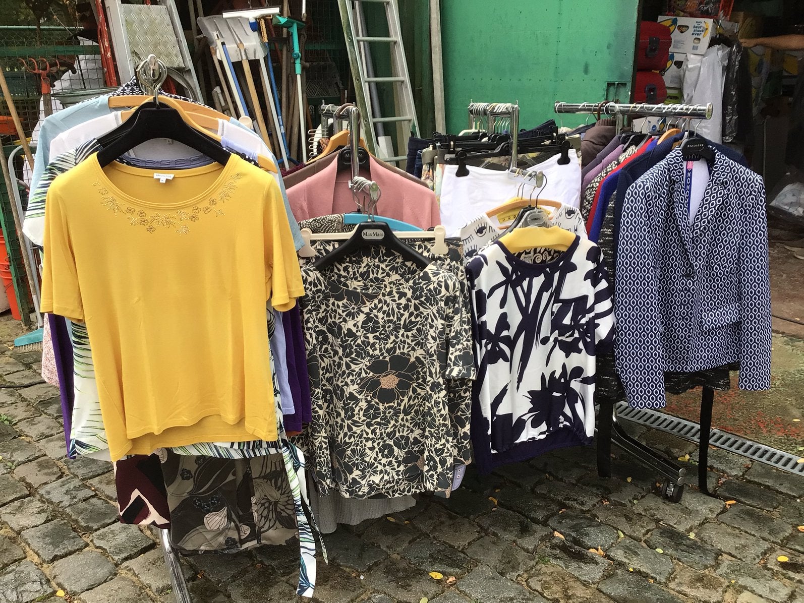 Lot van 80 stuks dameskleding van maat S tot Xl, Kleding | Dames, Ophalen, Zo goed als nieuw